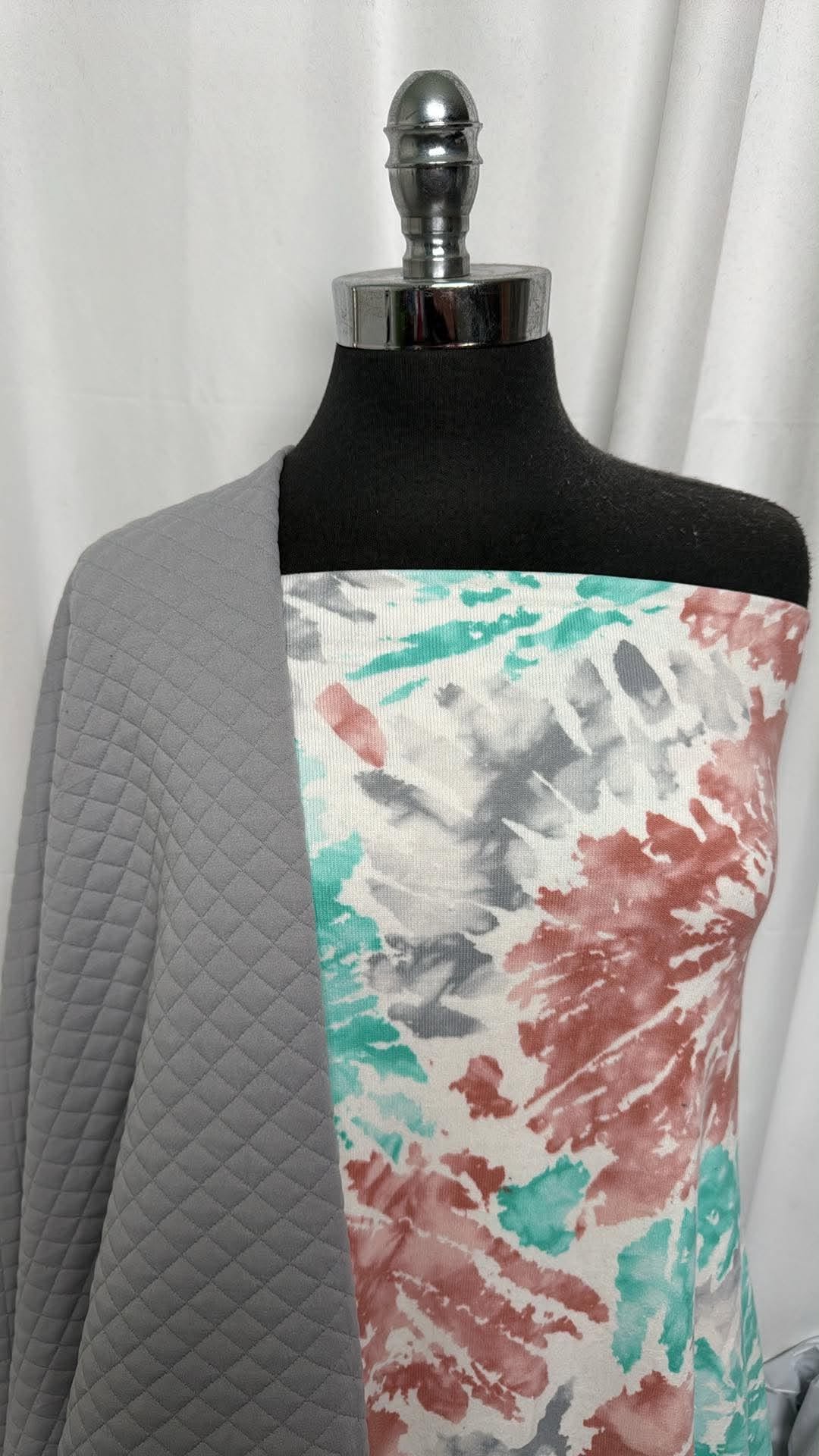 TIE DYE/GREY QUILTED BUNDLE : 2YD Tie Dye Oakley SK & 1.5YD Grey Quilted : A30696