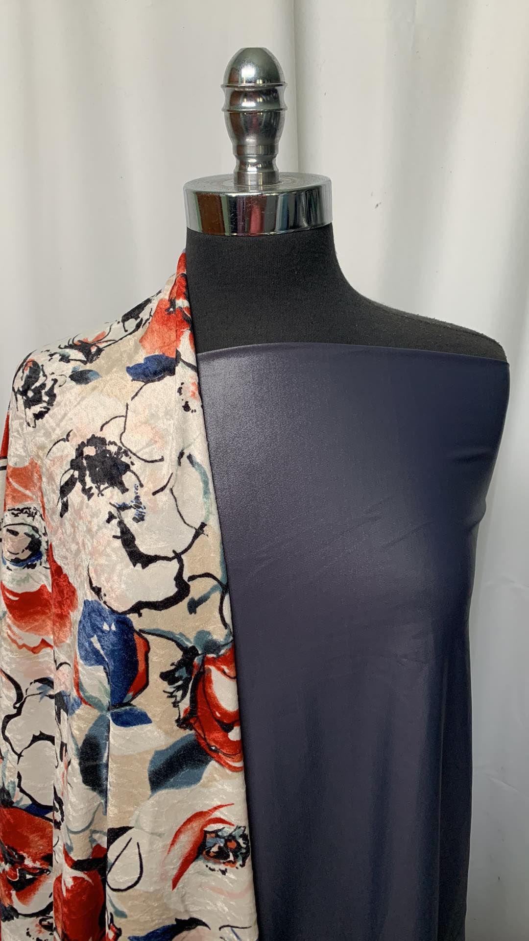 CHARCOAL WET-LOOK BUNDLE : 2YD Charcoal "Wet-Look" PF & 2YD Floral Stretch Crushed Velvet : A1601