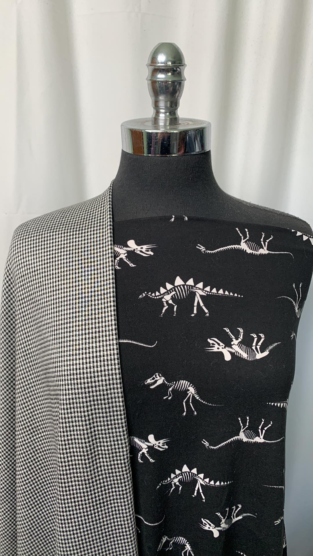 GINGHAM/FOSSILS BUNDLE : 2YD Gingham Baby FT & 33" Dino Fossils DBP : A1908