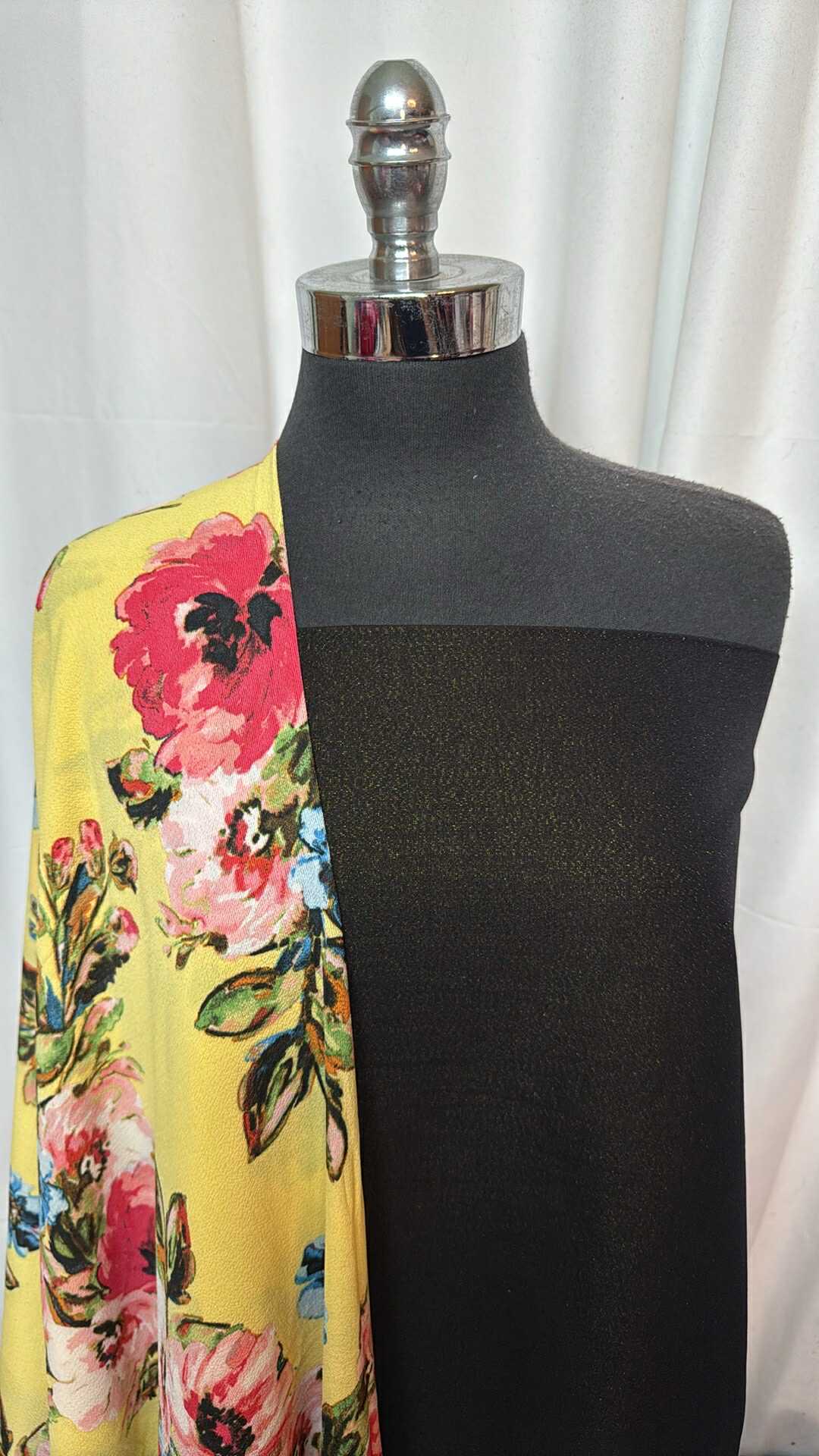 LUREX/YELLOW FLORAL BUNDLE : 2YD Gold Lurex Millennium & 2YD Yellow Floral Bubble Crepe : A27716