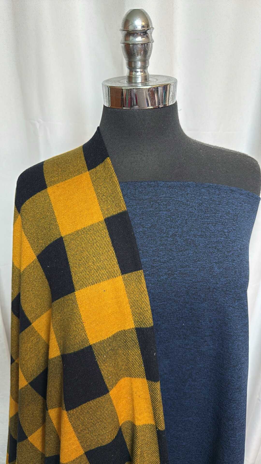 IRIS/PLAID BUNDLE : 2YD Iris/Black Peached PF & 2YD Plaid Brushed Hacci SK : A28608