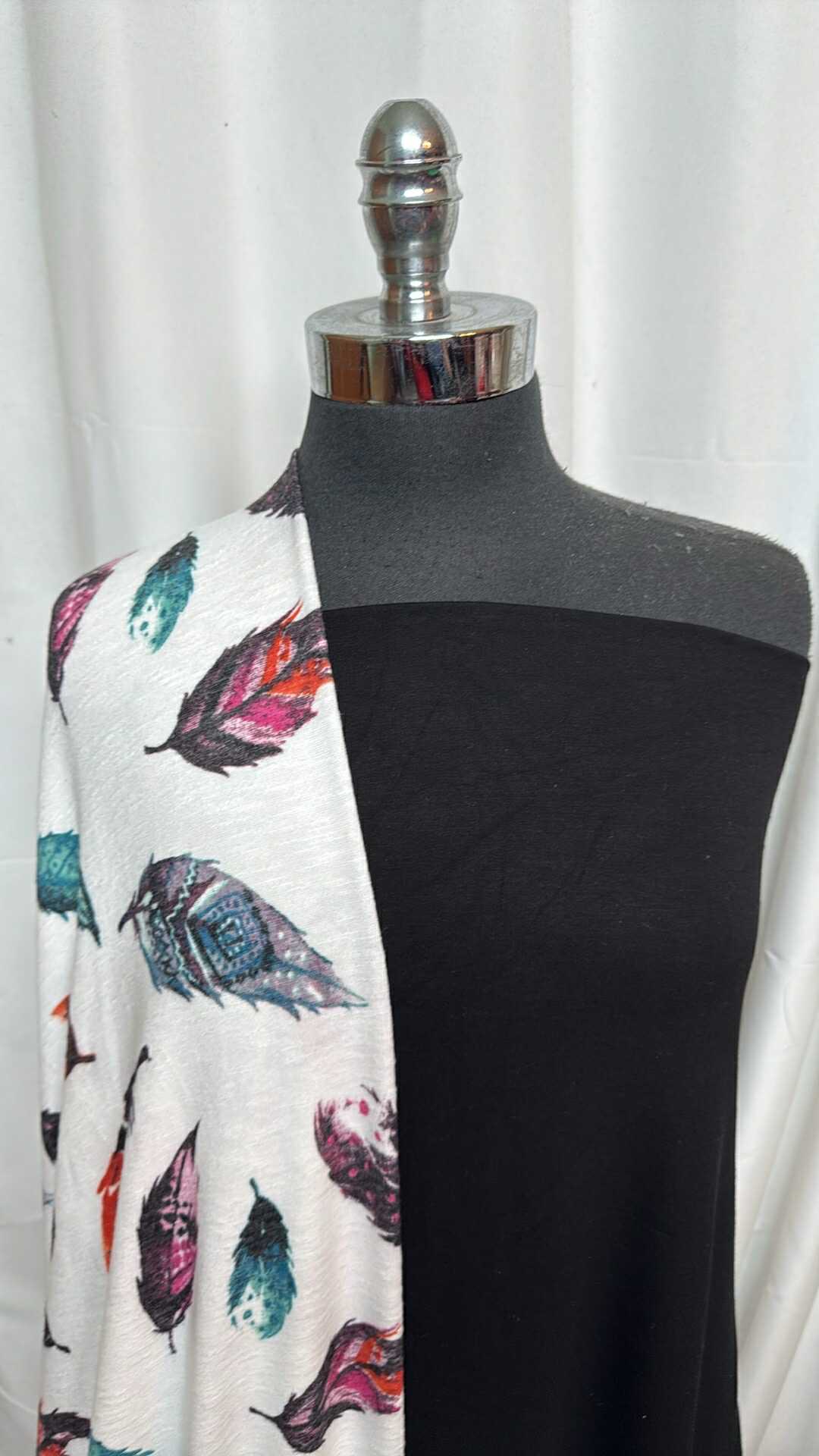 BLACK/BOHO FEATHERS BUNDLE : 2.5YD Black Bamboo C/S FT & 2YD Boho Feathers SK : A28294