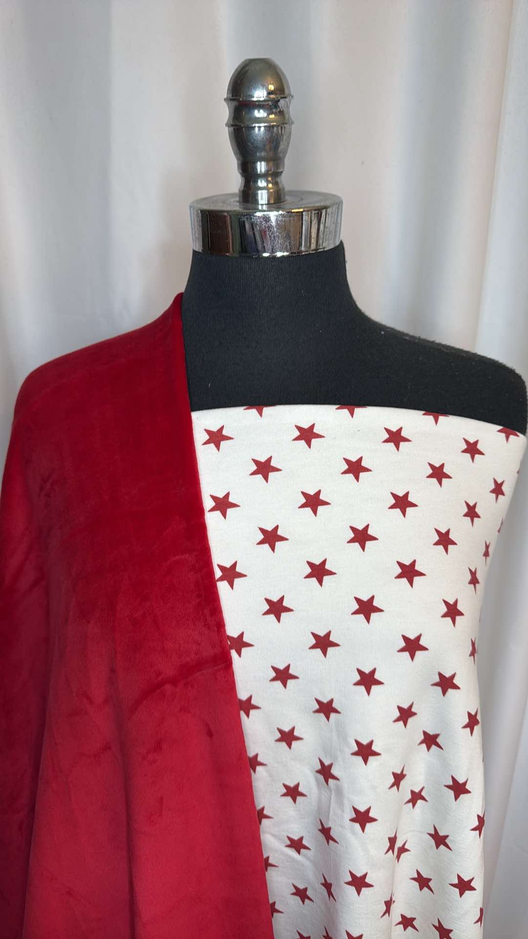 RED VELVET/STARS BUNDLE : 2YD Red Velvet Plush & 2YD Ivory/Red Star C/S FT : A26717
