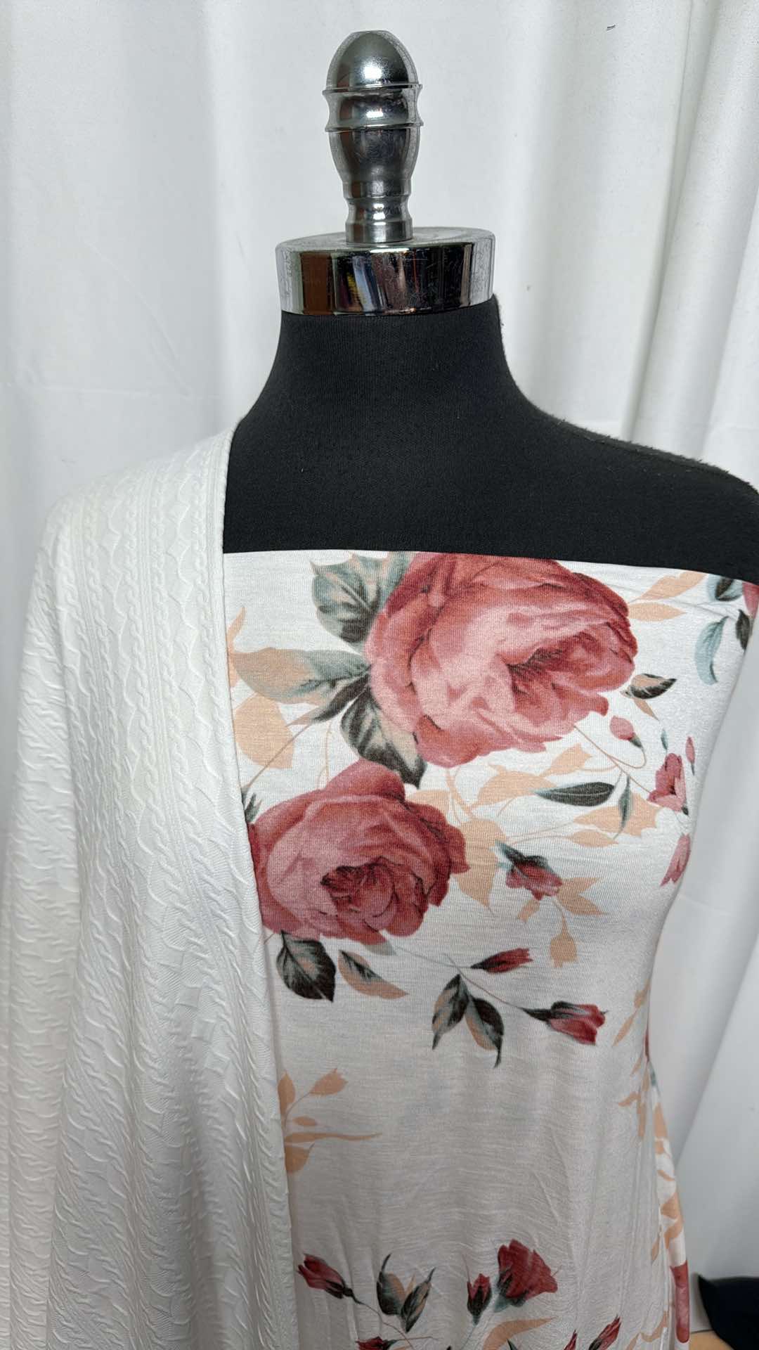 WHITE TEXTURE/IVORY FLORAL BUNDLE : 2YD Ivory Floral R/S & 2YD White Textured DK : A27183