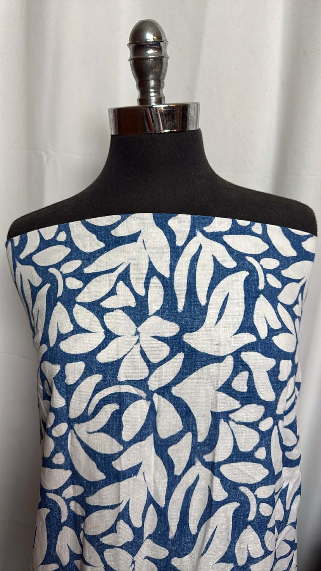 Navy/White Floral - Linen-Blend Woven (54" Wide) - 2 Yard Cut