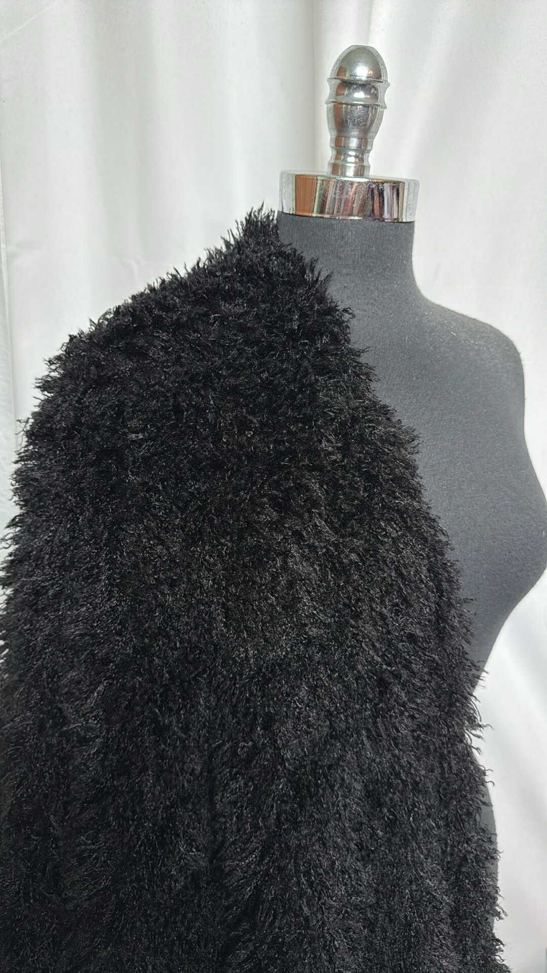 Black - Shaggy Sweater Knit - 2 Yard Cut