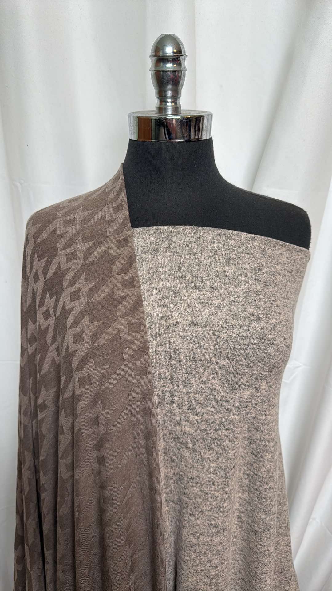 OATMEAL/HOUNDSTOOTH BUNDLE : 2YD Oatmeal Brushed Hacci SK & 2YD Houndstooth Sweater : A26035
