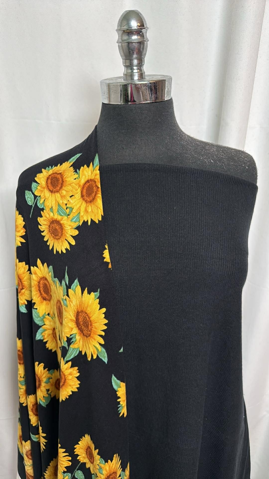 BLACK/SUNFLOWER BUNDLE : 1YD Black Brushed C/S Rib & 1YD Sunflower Oakley SK : A30529