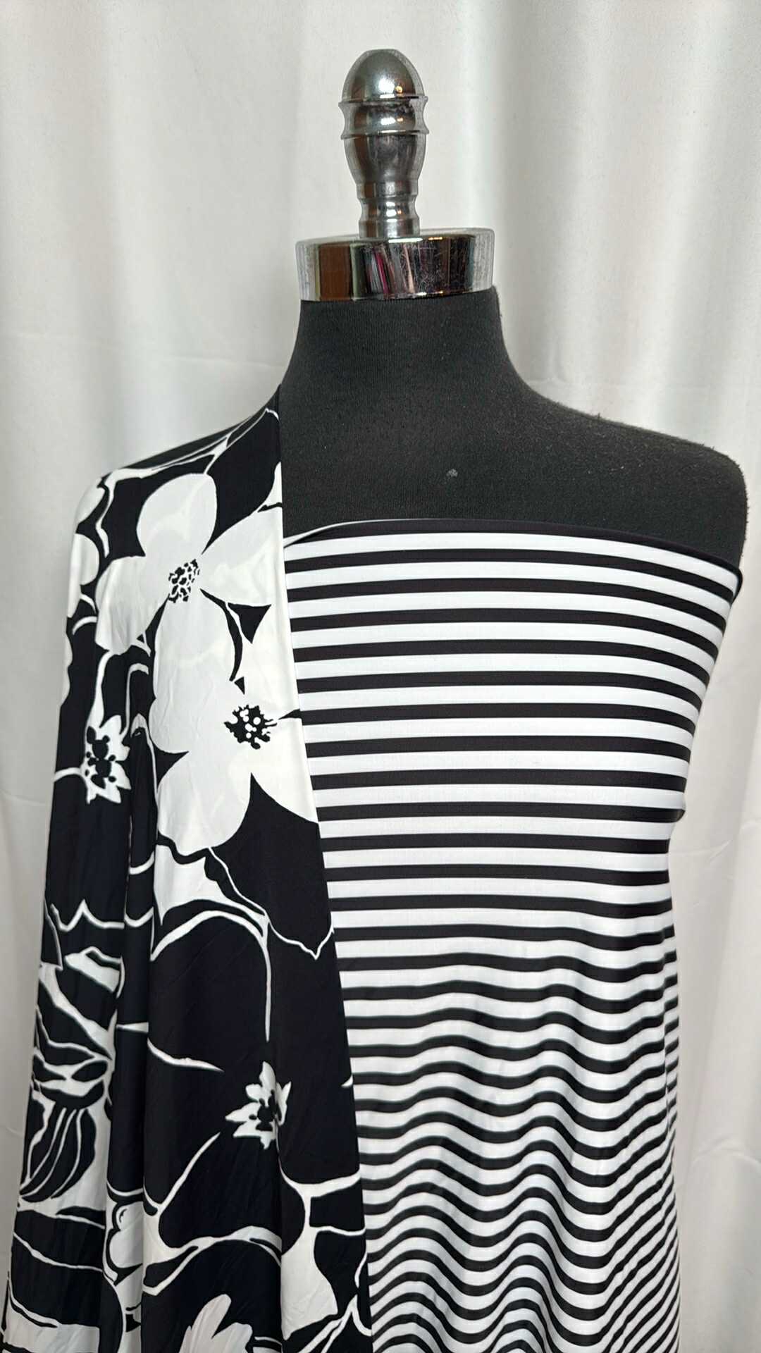 MONOCHROME STRIPE/FLORAL BUNDLE : 1.5YD Monochrome Floral N/S & 1.5YD Monochrome Stripe N/S : A29345