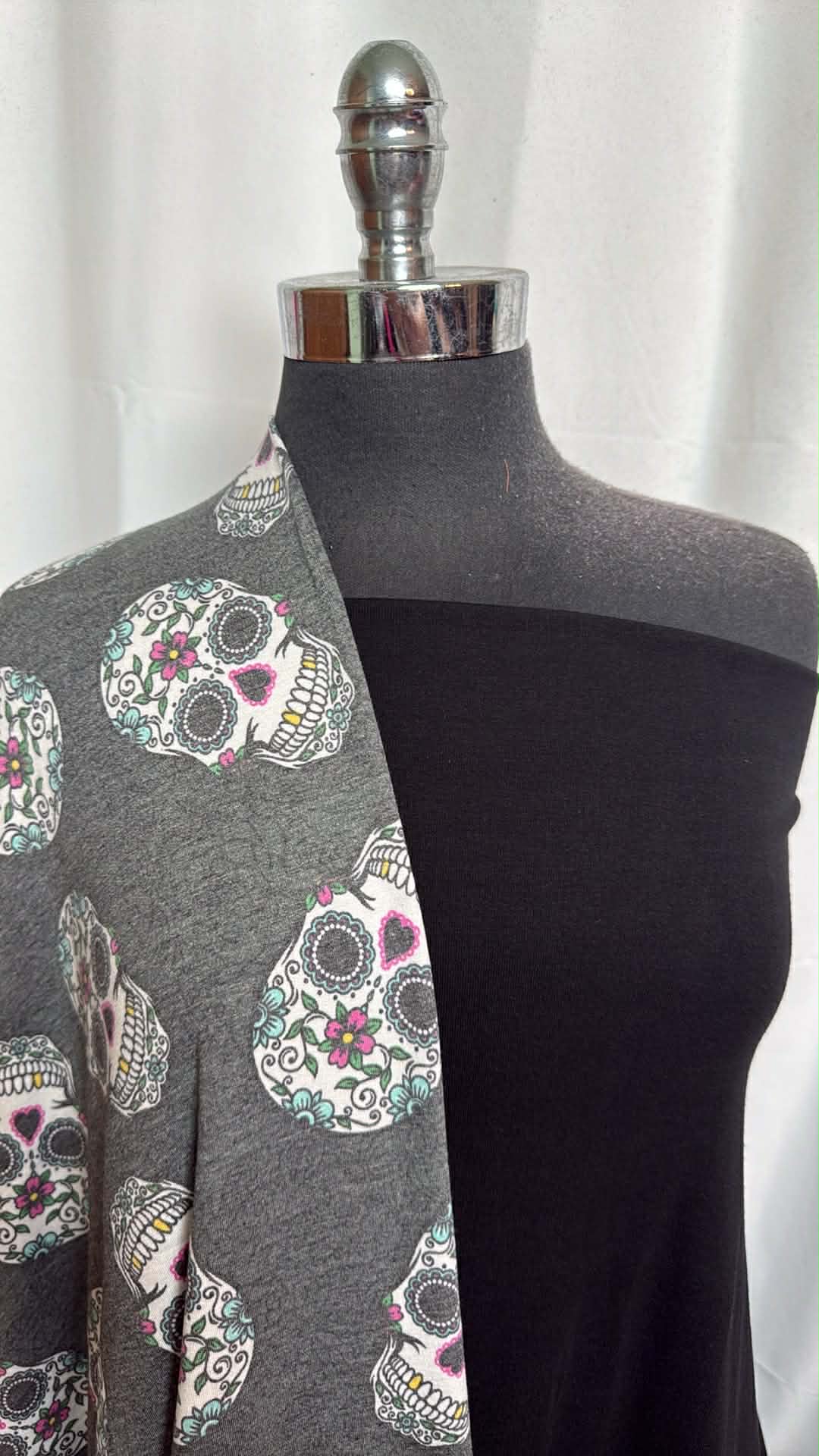 BLACK/SUGAR SKULL BUNDLE : 2YD Black C/S 1x1 Rib & 2YD Sugar Skull PRS FT : A29886