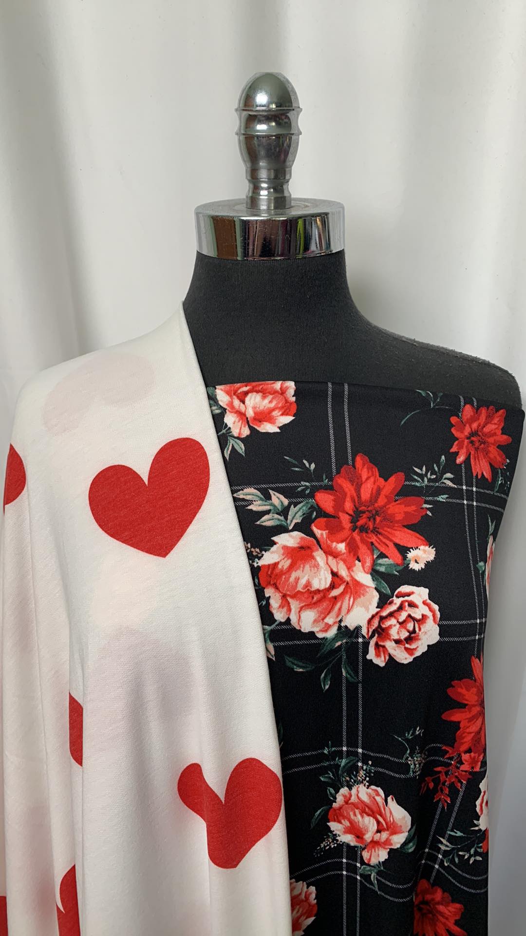 FLORAL PLAID/IVORY HEARTS BUNDLE : 2YD Ivory/Red Hearts FT & 2YD Floral Plaid Scuba : A2059