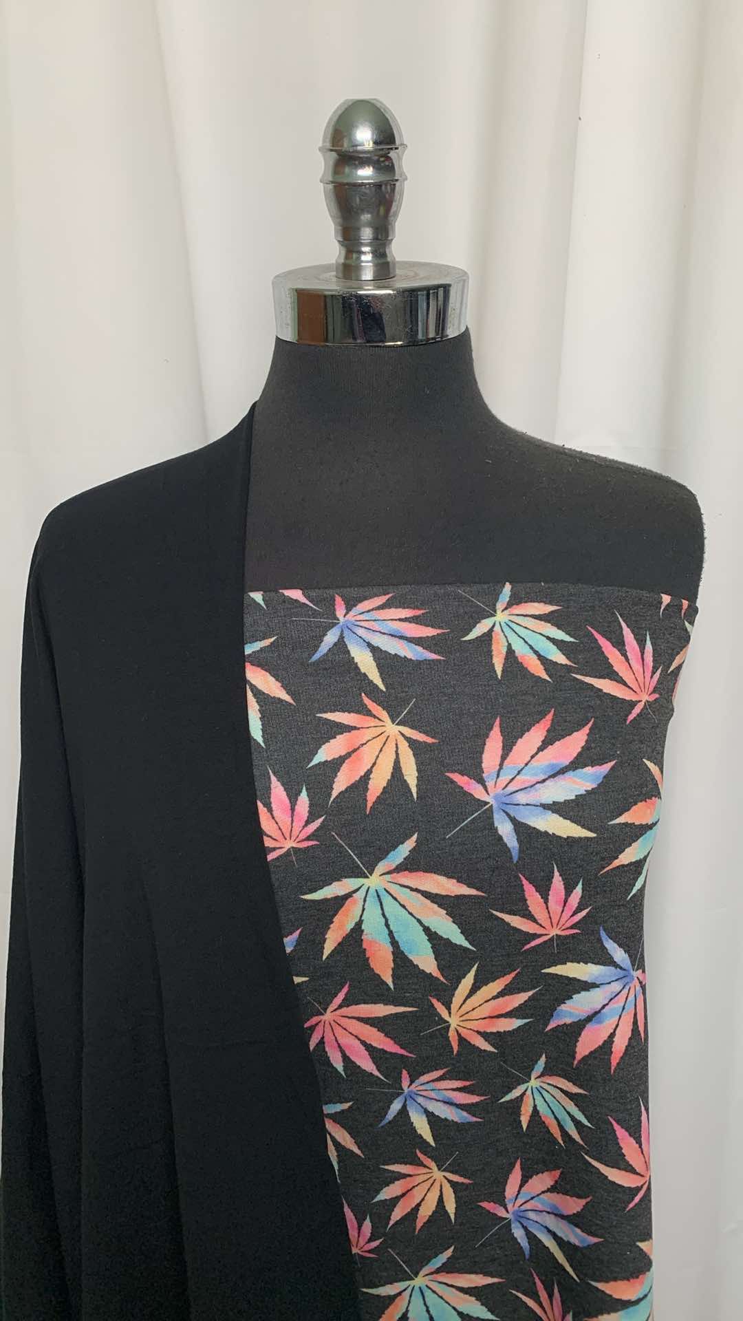 BLACK/TIE DYE LEAVES BUNDLE : 34" Cut of Black C/S & 1YD Tie Dye Leaves PRS FT : A25853