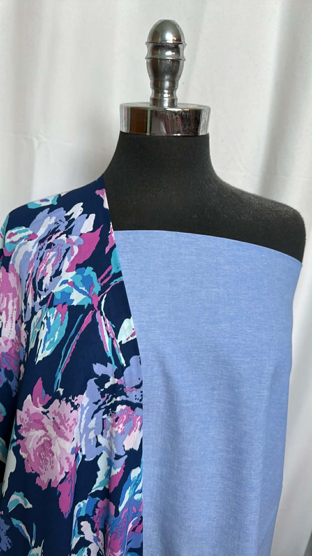 CHAMBRAY/NAVY FLORAL BUNDLE : 2YD Blue Chambray & 2YD Floral PWD : A29661