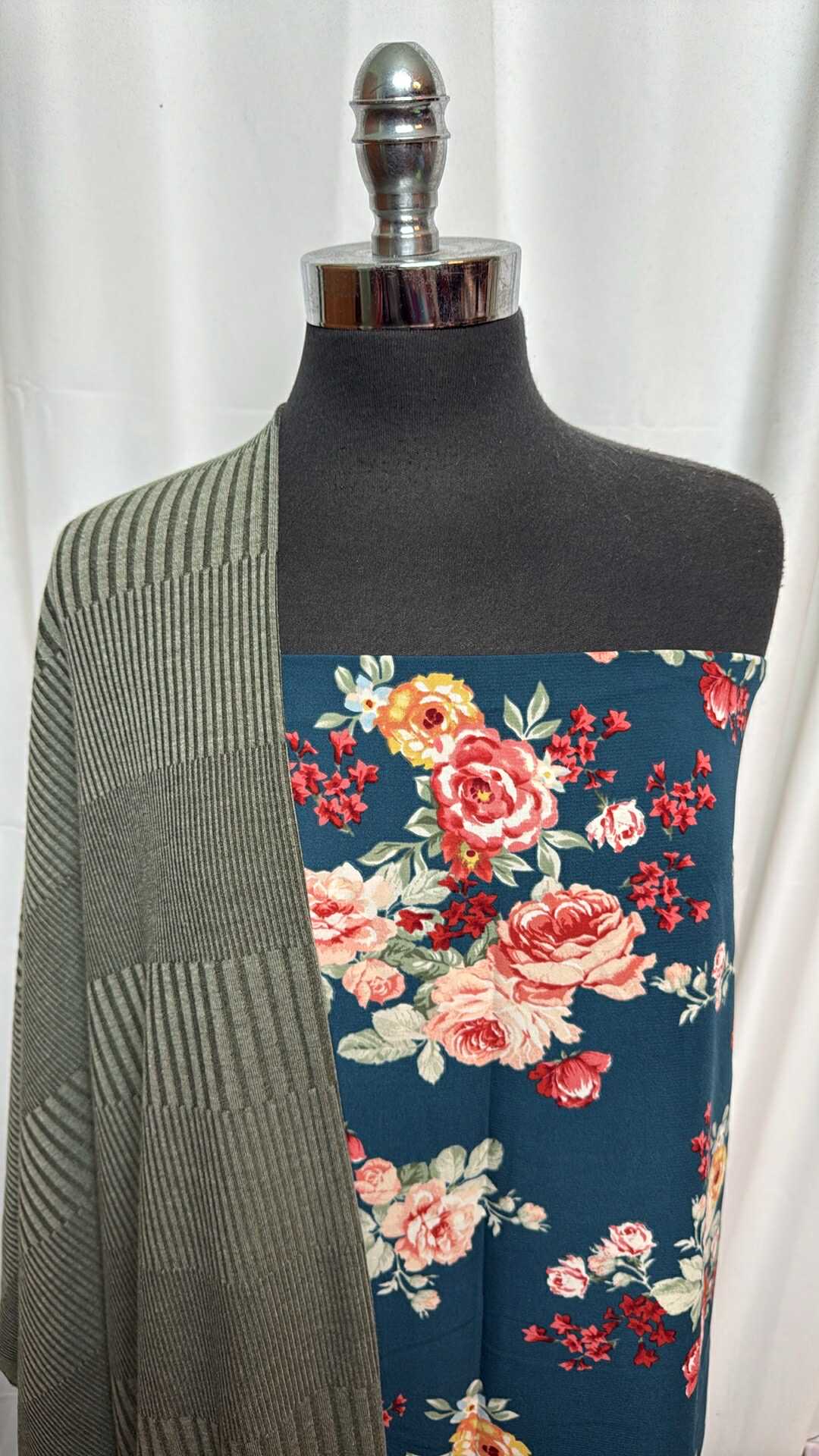 VARIEGATED RIB/NAVY FLORAL BUNDLE : 2YD Variegated Rib SK & 2YD Navy Floral PWD : A28096