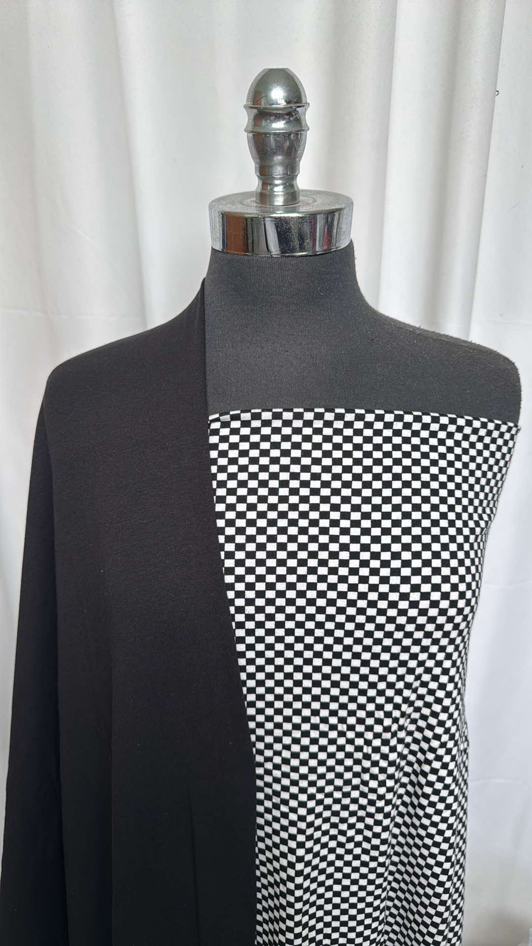BLACK/CHECK BUNDLE : 1.5YD Check C/S & 2YD Black C/S : A26173