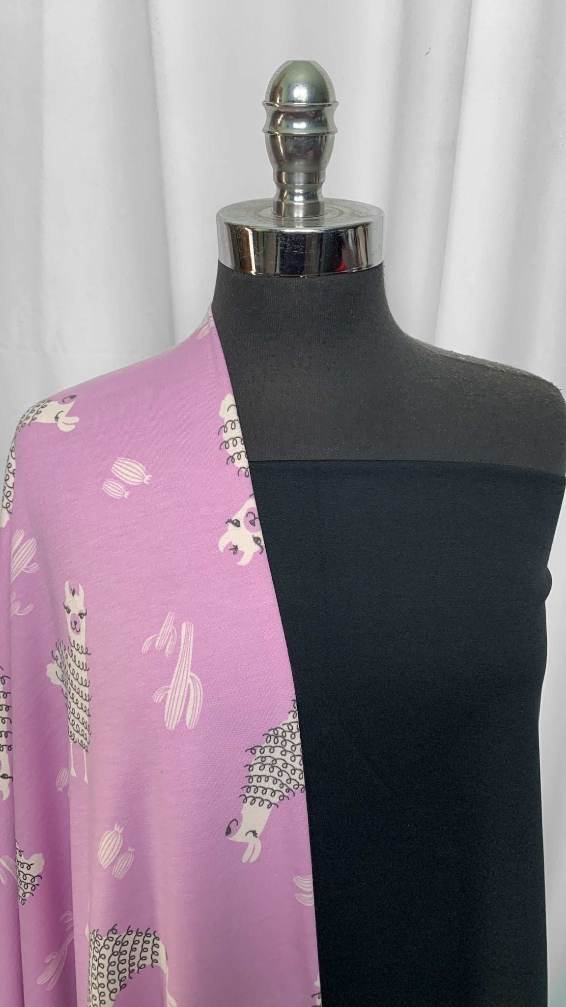 BLACK/LILAC LLAMA BUNDLE : 1.5YD Black Peached PF & 2YD Lilac Llama PRS FT : A25613