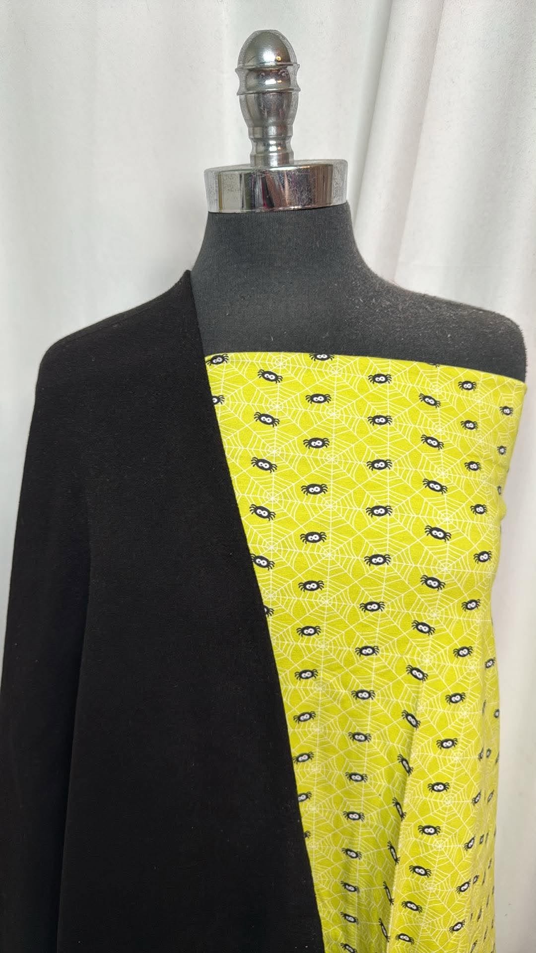 BLACK/YELLOW SPIDERS BUNDLE : 1+YD Riley Blake Yellow Spiders C/S & 1.5YD Black Micro Fleece : A30727