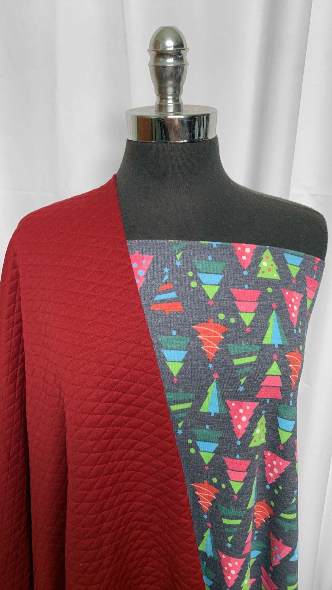 QUILTED/FESTIVE TREES BUNDLE : 1YD Red Quilted & 2YD Festive Trees PRS FT : A25787