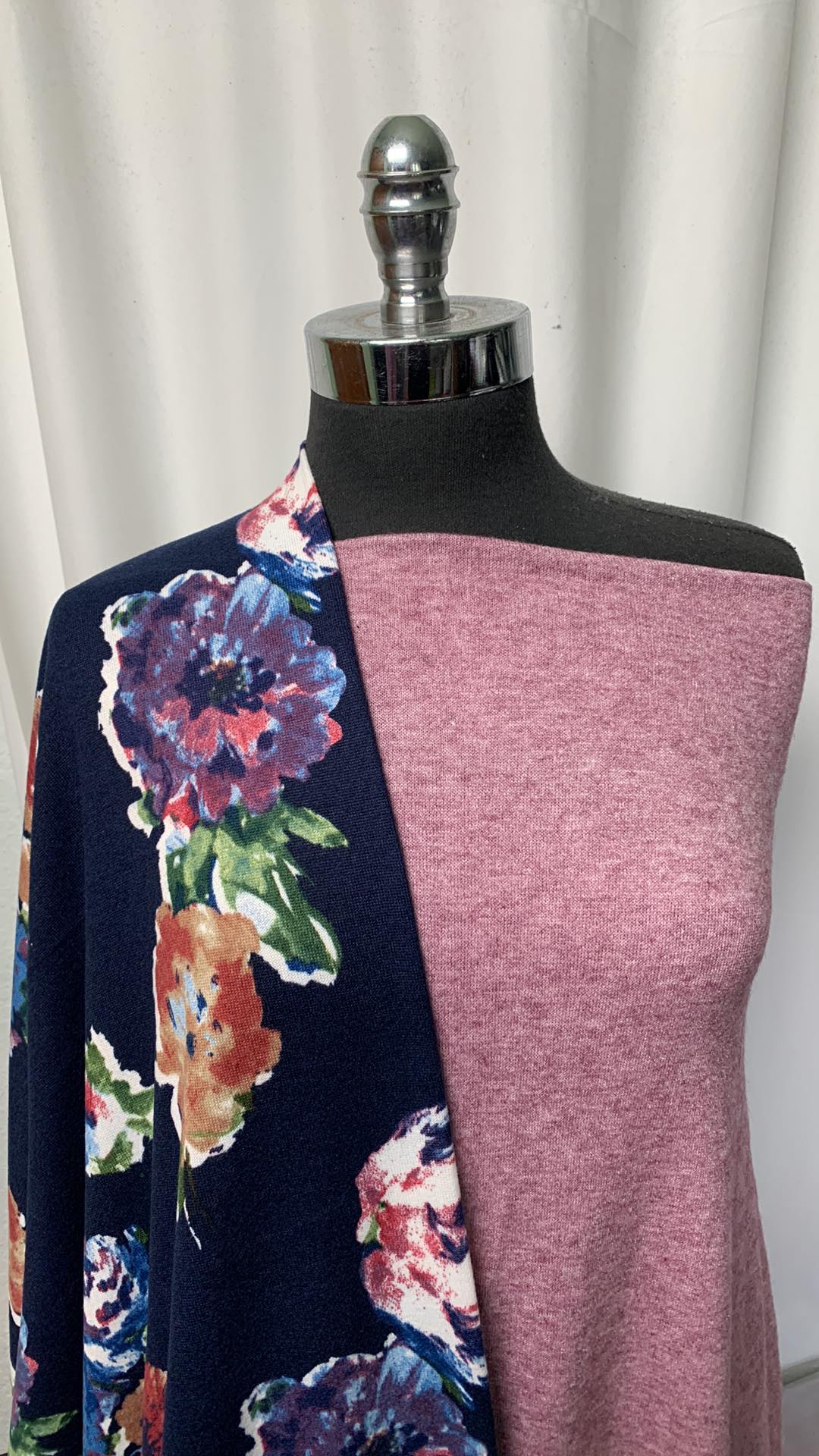 NAVY FLORAL/HACCI BUNDLE : 2YD Navy Floral Brushed Hacci SK & 2YD Brushed Hacci Sweater Knit : A1663