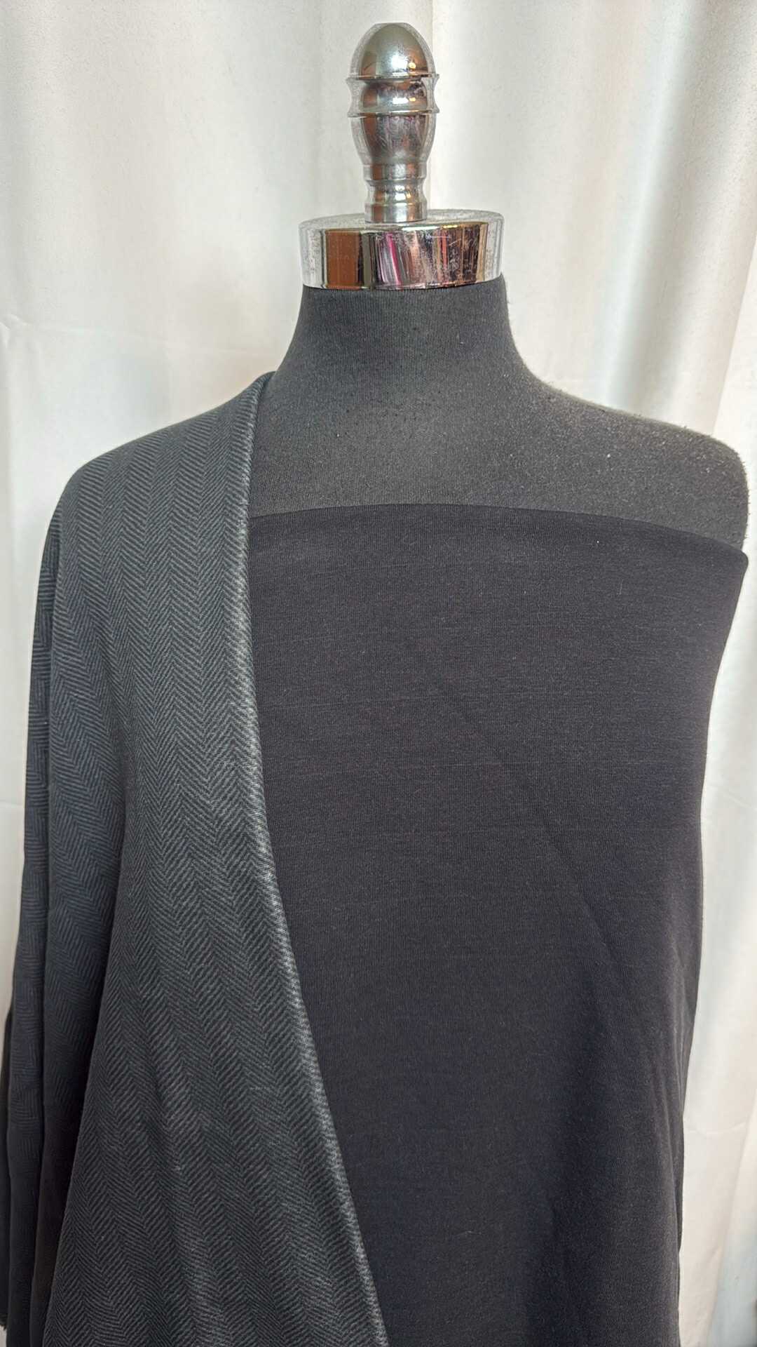 BLACK/HERRINGBONE BUNDLE : 2.5YD Black Heavy Brushed C/S FT & 1YD Herringbone SuperPlush : A28669