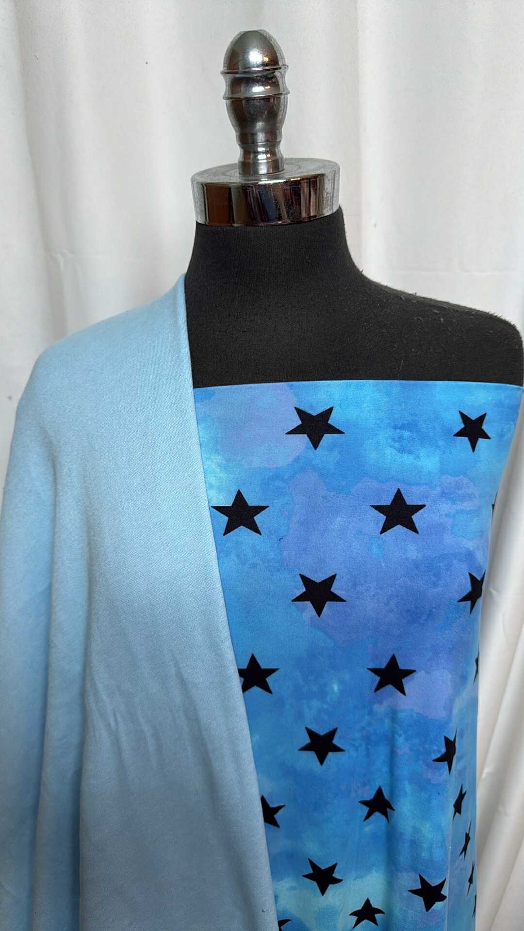 BLUE/TIE DYE STAR BUNDLE : 2YD Blue Tie Dye Star DBP & 2YD Blue Sweatshirt Fleece (72" Wide) : A28295
