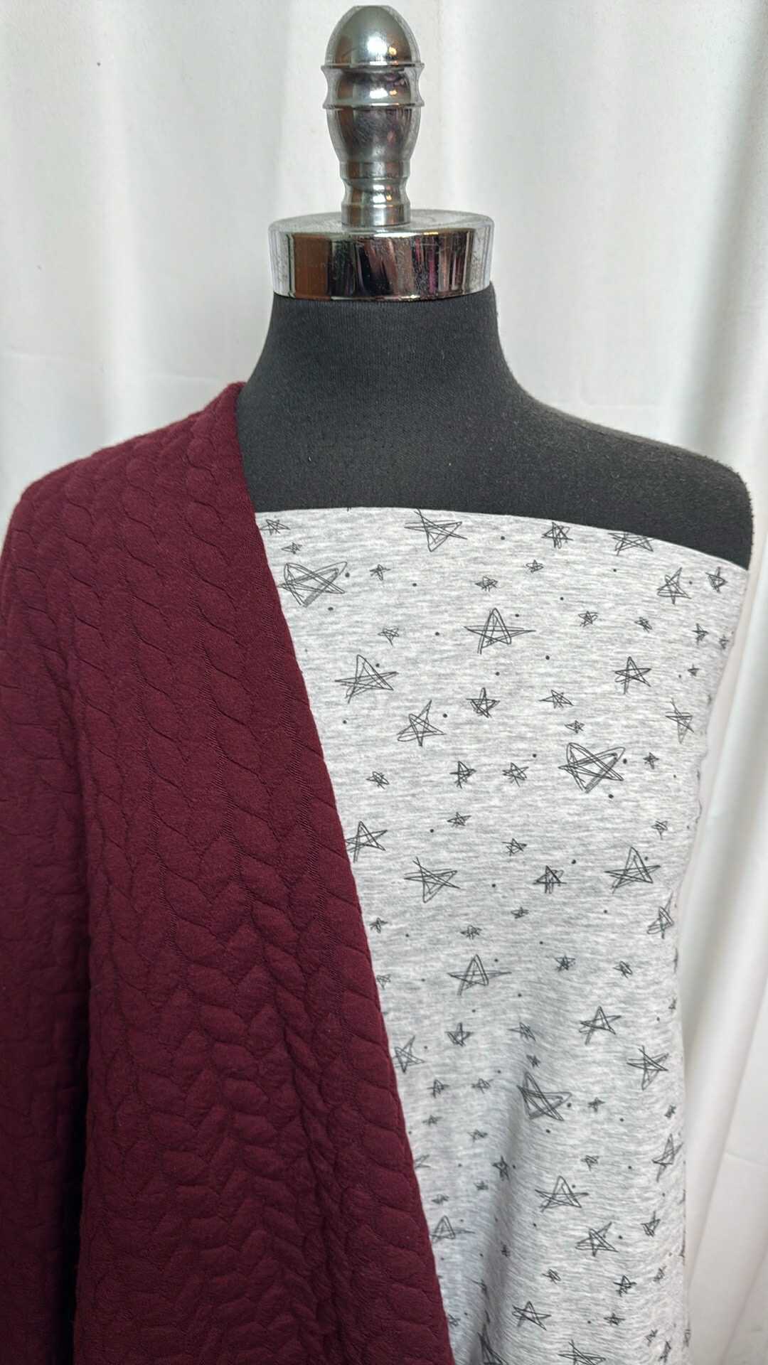 QUILTED/STAR BUNDLE : 2YD Sketched Star Jersey & 1YD Burgundy Quilted : A28198