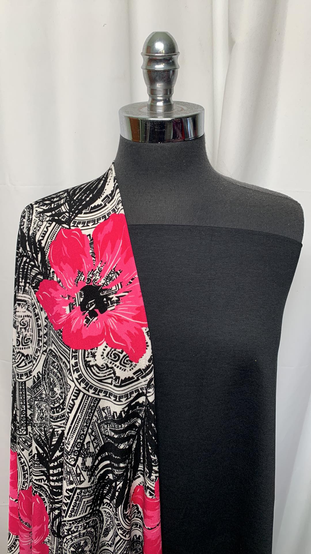 BLACK/PINK FLORAL BUNDLE : 1YD Pink/Black Floral Slinky & 2YD Black 2-Tone Peached PF : A25444