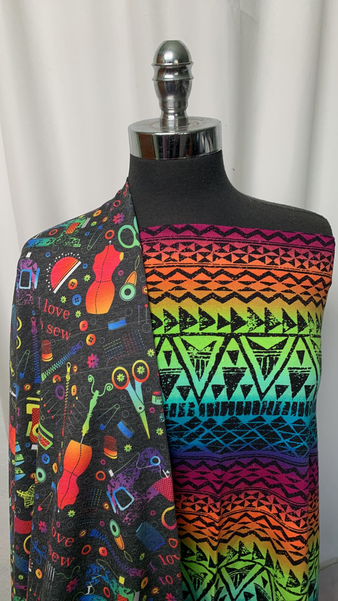 RAINBOW GEO/SEWING BUNDLE : 1YD Rainbow Geo C/S & 2YD Rainbow Sewing PRS FT : A1687