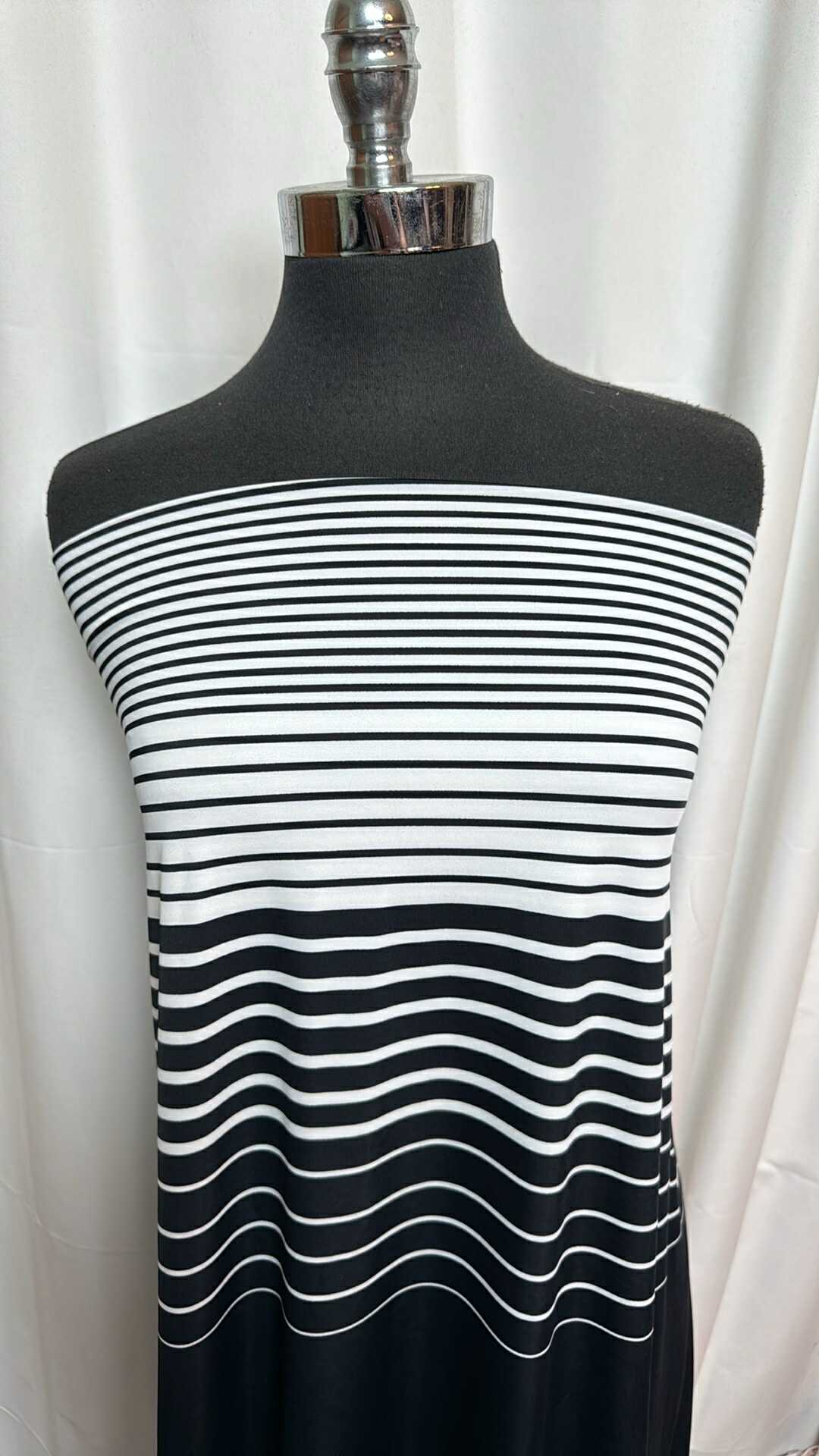 121 - Nylon/Spandex - 2 Yard Cut