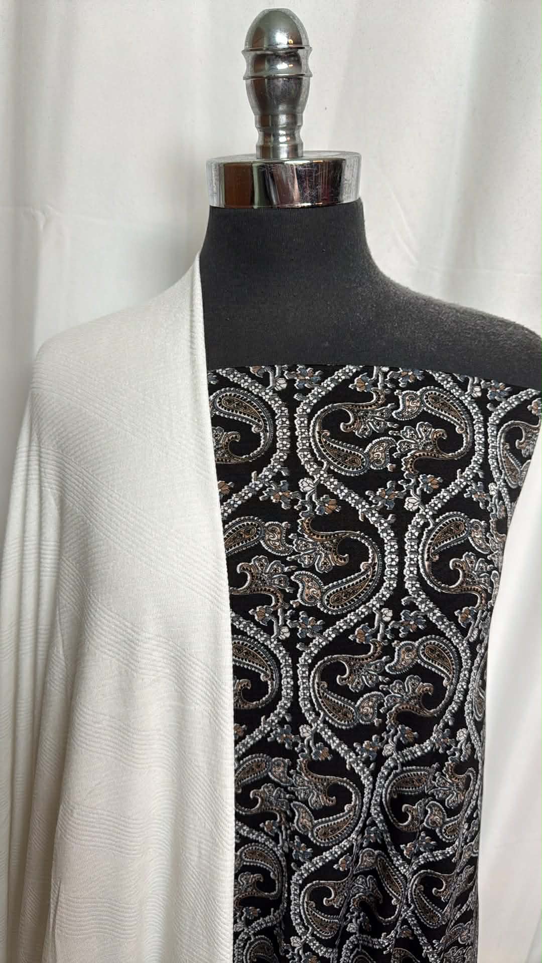 WHITE/PAISLEY BUNDLE : 2.5YD Paisley ITY & 3YD White Jacquard PRS : A29656