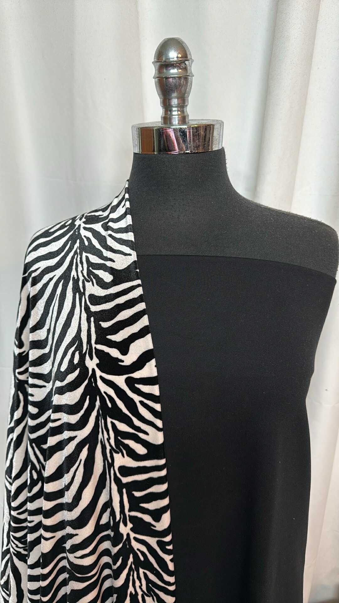 BLACK/ZEBRA BUNDLE : 1YD Solid Black Brushed PF & 2YD Zebra Stretch Velvet : A28814