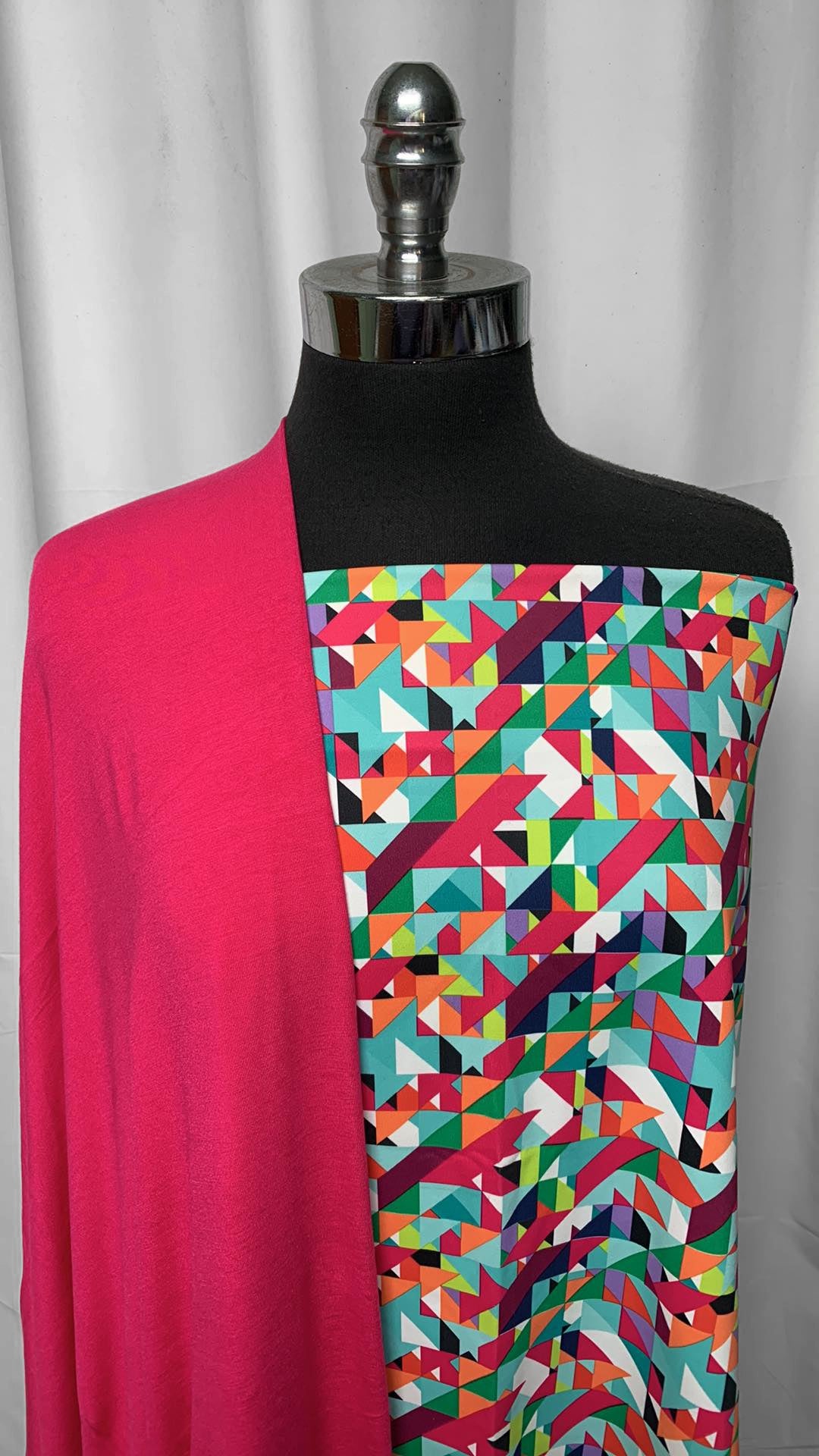 FUCHSIA/GEOMETRIC BUNDLE : 29" Cut of Geo Yoga PF & 1.5YD Fuchsia R/S : A25315