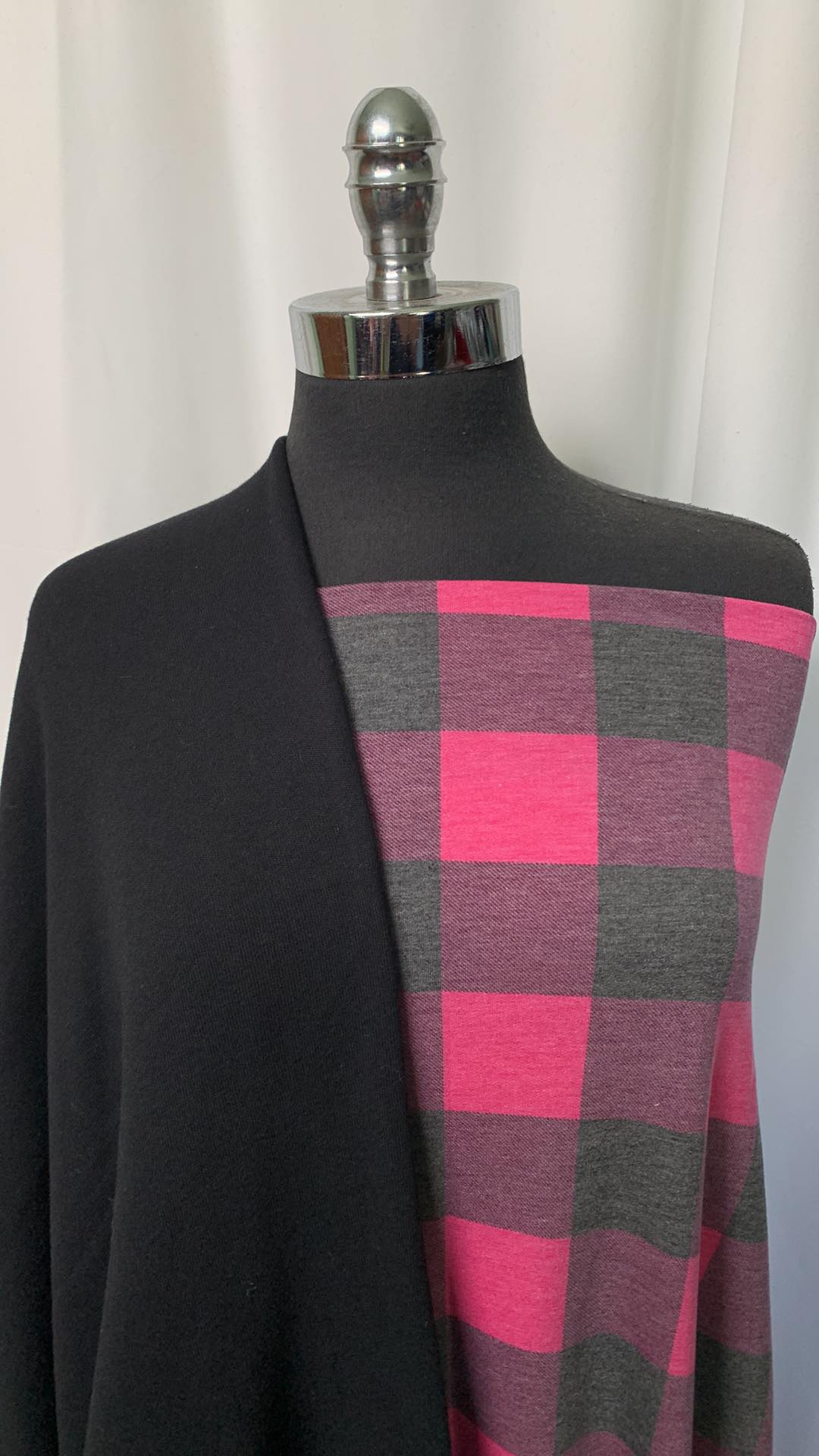 FUCHSIA PLAID BUNDLE : 2YD Fuchsia Plaid PRS FT & 3YD Black Sweatshirt Fleece : A1999