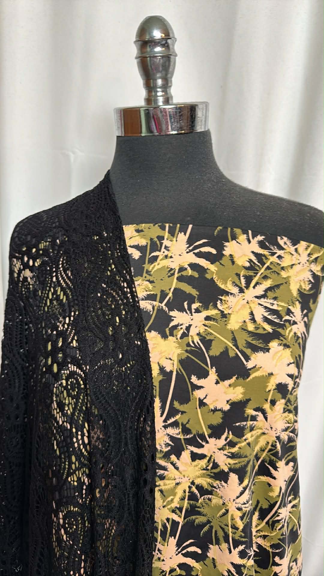 LACE/PALM TREES BUNDLE : 2YD Palm Trees N/S Swim & 2YD Stretch Lace : A29778