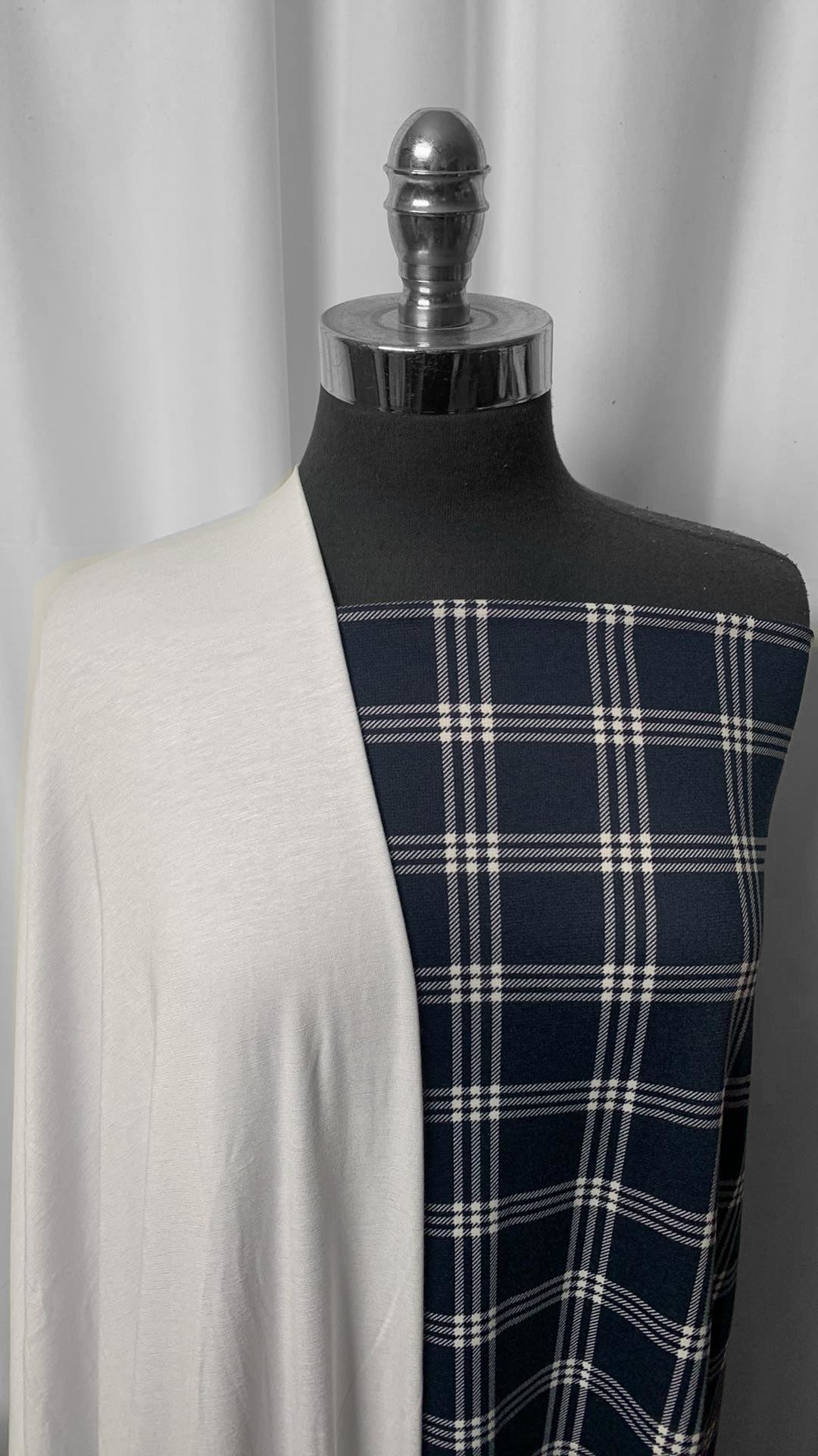 WHITE/NAVY PLAID BUNDLE : 2YD White R/S & 2YD Navy Plaid Ponte : A2342