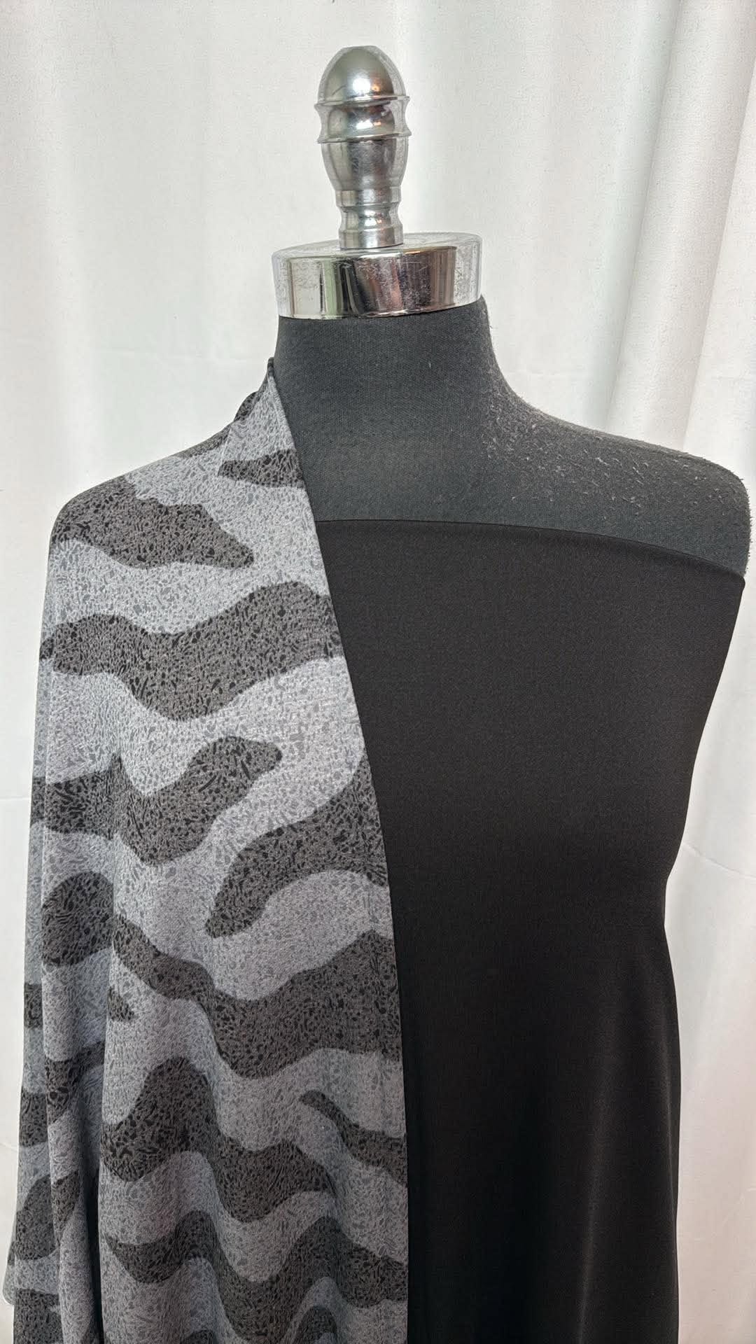 BLACK/STRIPE ANIMAL BUNDLE : 2YD Black Yoga PF & 2.5YD Animal Stripe PRS FT : A31112