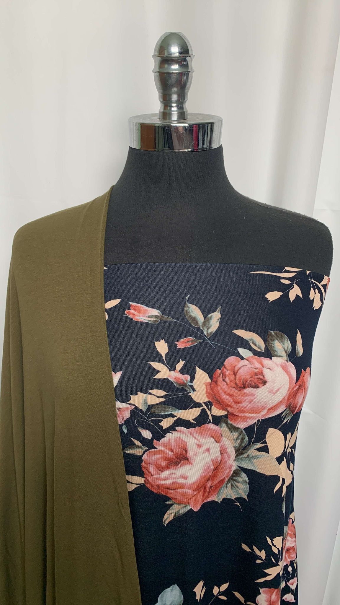 OLIVE/NAVY FLORAL BUNDLE : 2YD Navy Floral R/S & 1.5YD Olive Bamboo C/S : A25710