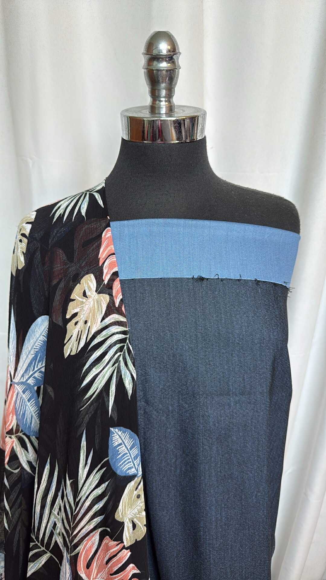 DENIM/TROPICAL BUNDLE : 3YD Tropical Floral Crinkle Chiffon & 2YD 2-Faced Stretch Denim : A28610