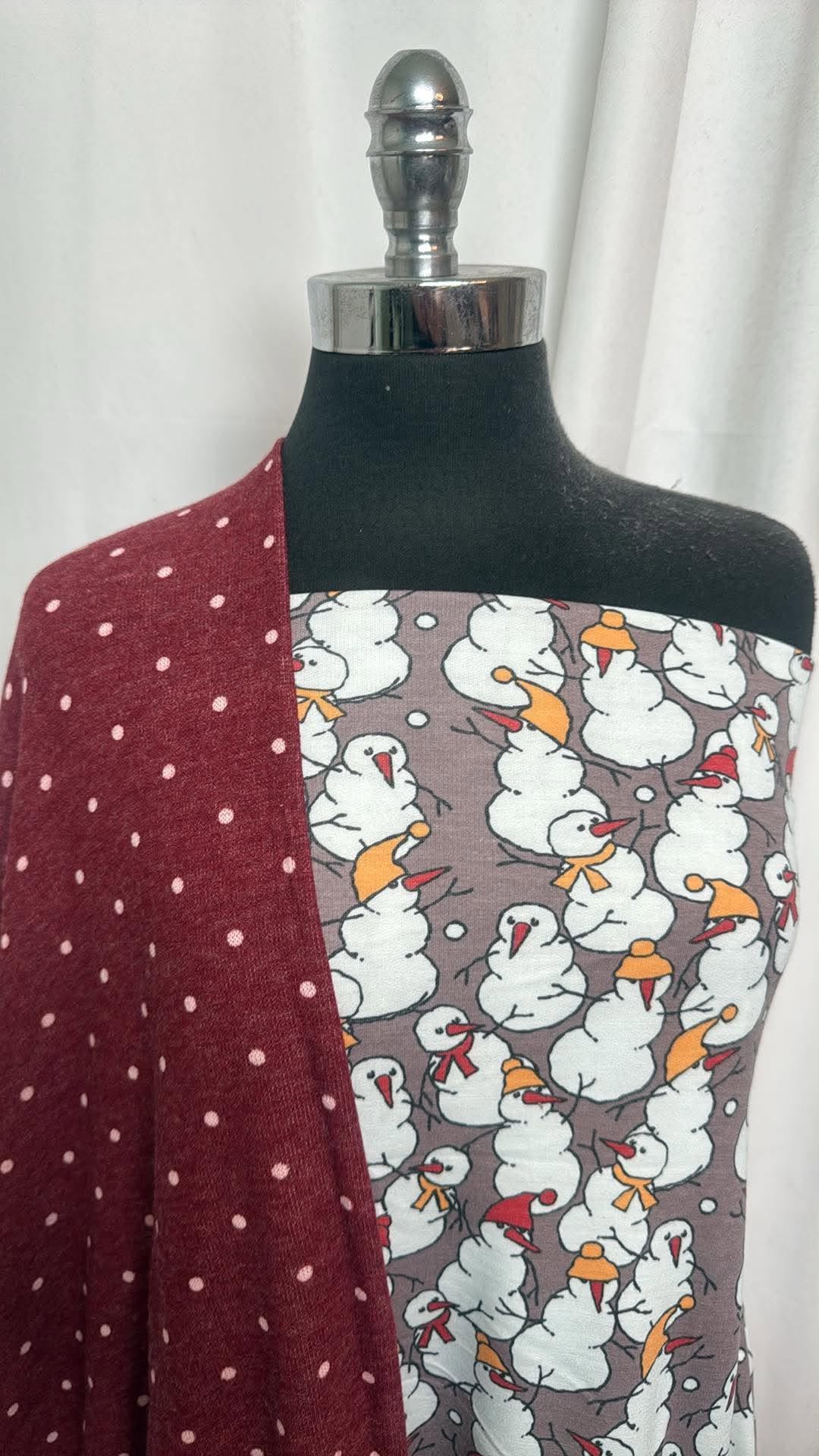 BURGUNDY DOT/SNOWMEN BUNDLE : 1YD Snowmen PRS FT & 1YD Burgundy Dot Hacci SK : A30884