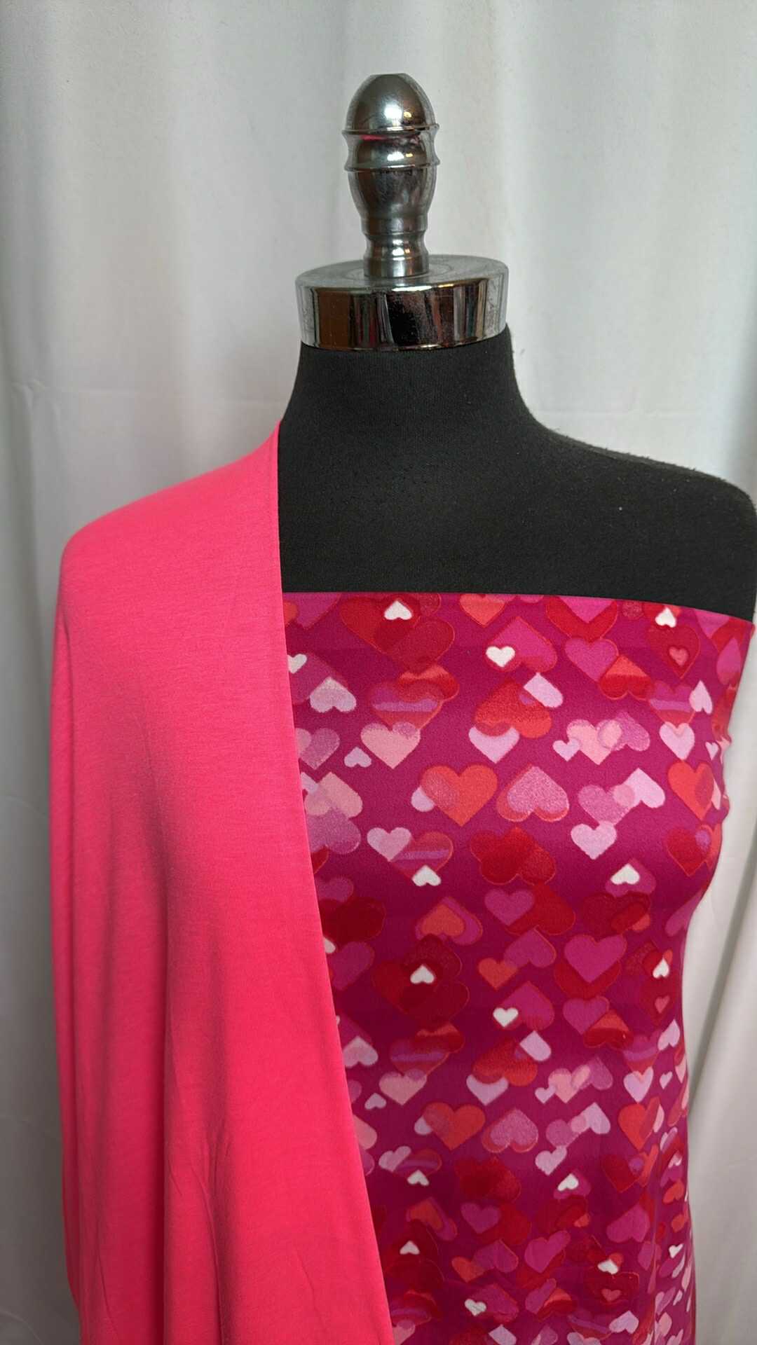 PINK/FUCHSIA HEARTS BUNDLE : 2YD Fuchsia Hearts DBP & 1.5+YD Pink Spun Poly : A28658