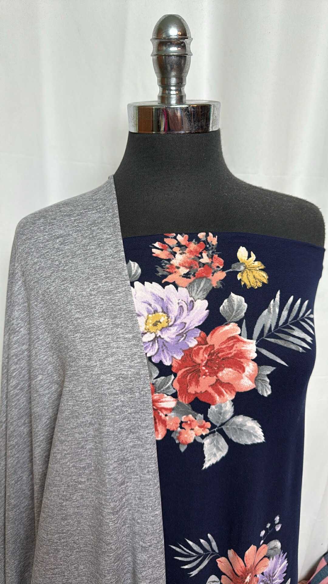 NAVY FLORAL/GREY BUNDLE : 1YD Navy Floral DBP & 2YD Heather Grey Mid-Weight Peached PF : A29097