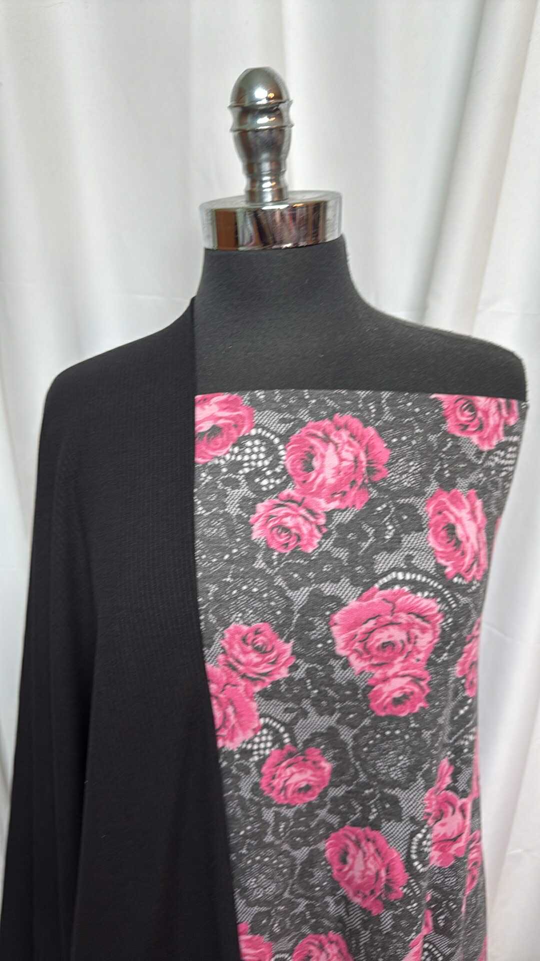 BLACK/FLORAL-LACE BUNDLE : 2YD Floral/Lace PRS FT & 1YD Black Heavy R/S Rib : A27573