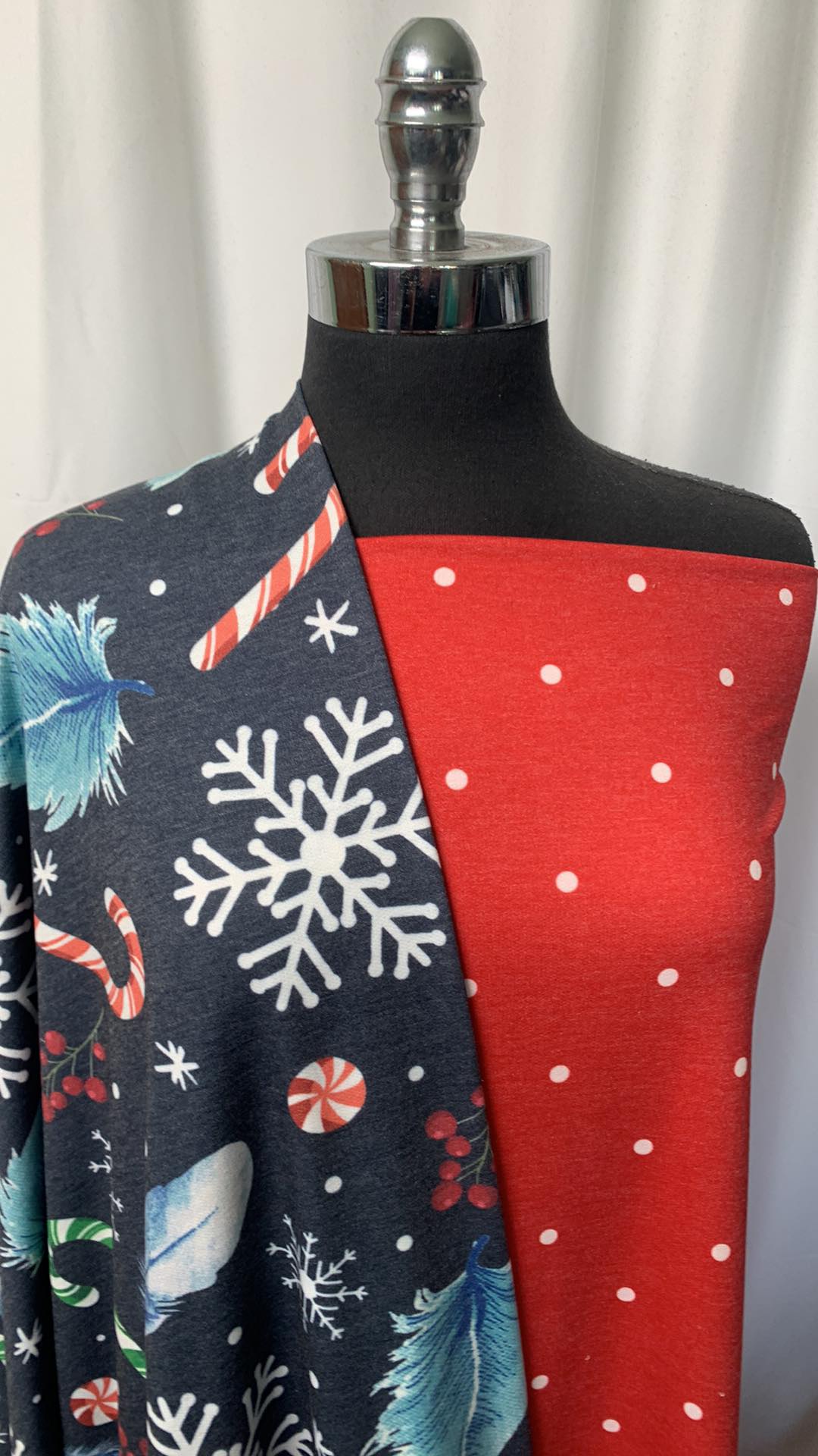 FEATHERS/DOTS BUNDLE : 2YD Dots PRS FT & 2YD Candy Canes/Feathers PRS FT : A1897
