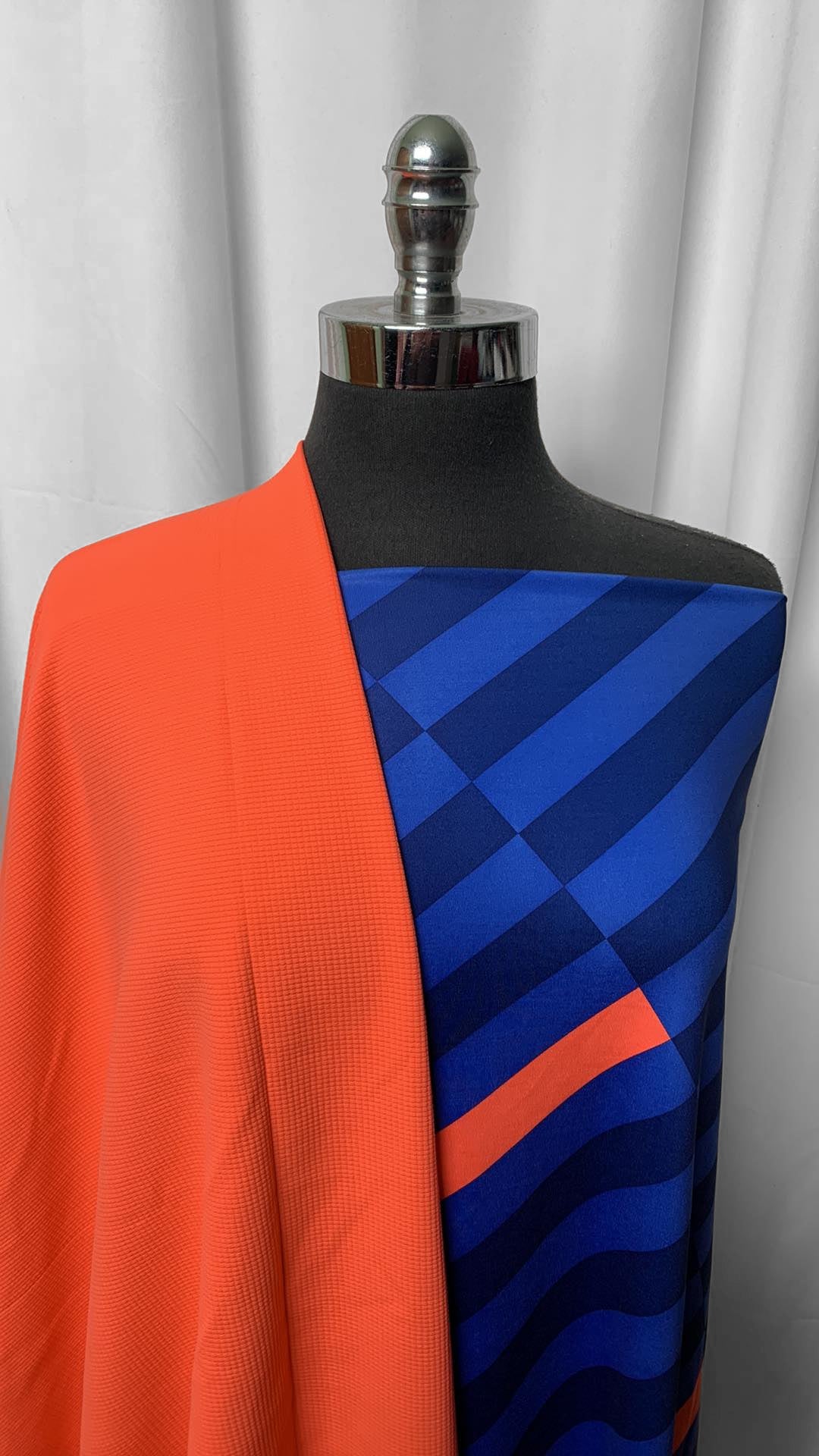 ORANGE/DIAGONAL BUNDLE : 2YD Orange Textured N/S & 2YD Swoosh Stripes Yoga PF : A24968