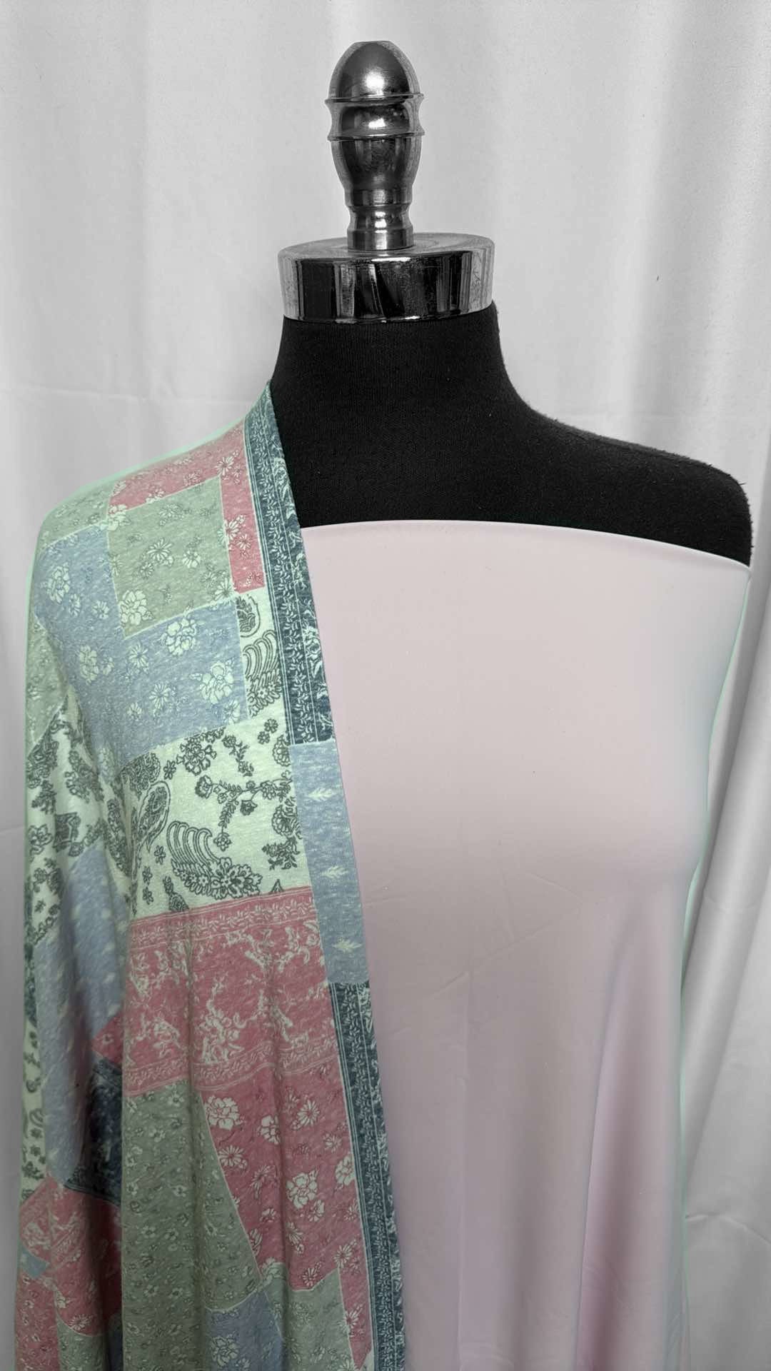 LIGHT PINK/PATCHWORK BUNDLE : 2YD Light Pink N/S & 1YD Patchwork Triblend : A27386