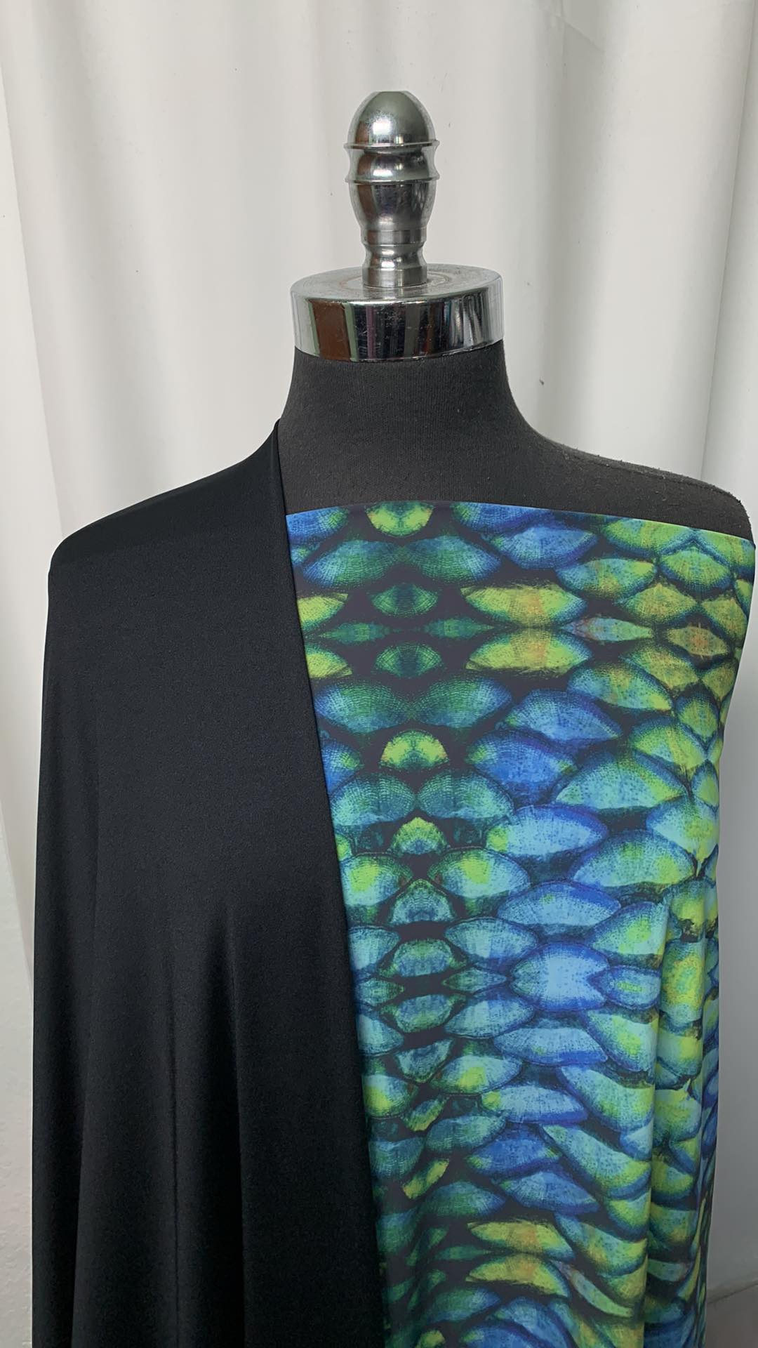 BLUE/GREEN SCALES BUNDLE : 2YD Blue/Green Scales N/S & 2YD Black Swim Lining : A1689