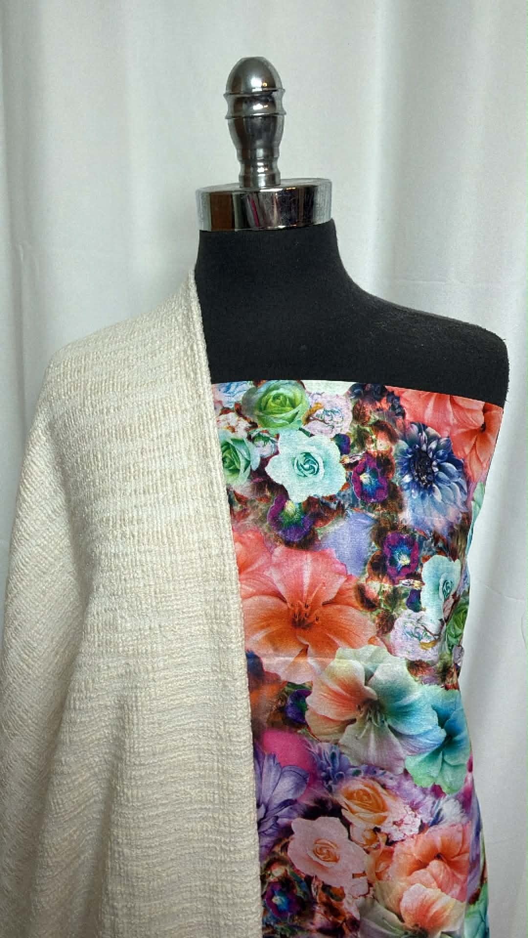 FLORAL/IVORY DOUBLE KNIT BUNDLE : 2YD Floral Poly Woven & 1+YD Ivory Cotton-Blend DK : A29443
