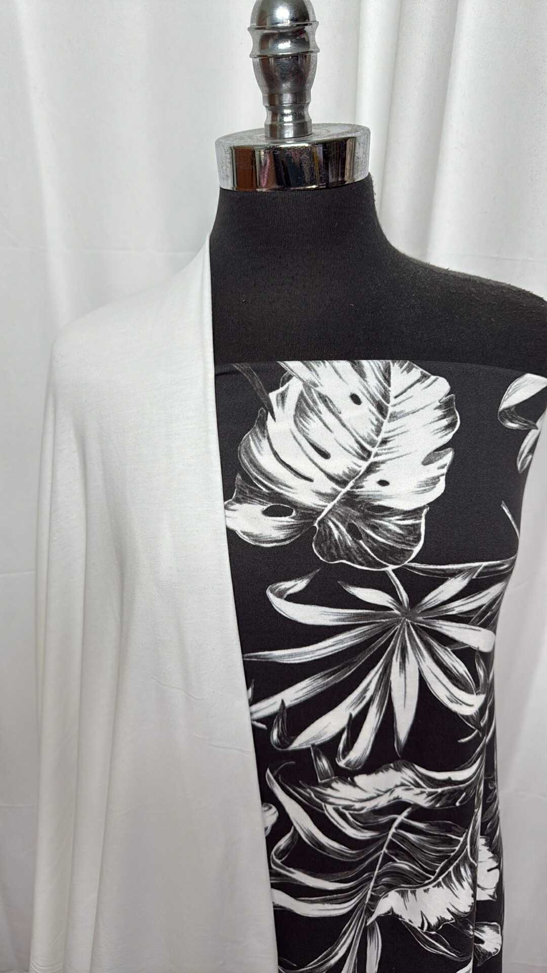 WHITE MONOCHROME BUNDLE : 3YD Leaves DBP & 1.5YD White P/C/S : A27477