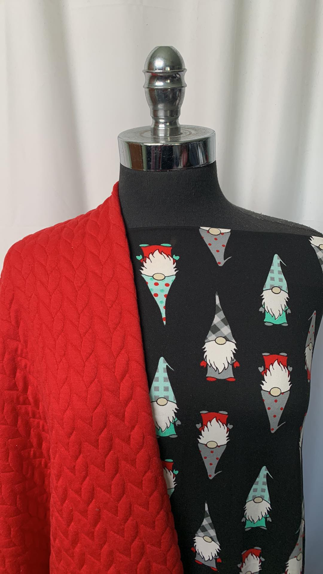 QUILTED/GNOMES BUNDLE : 1YD Gnomes DBP (See Descript.) & 1+YD Red Quilted : A1911
