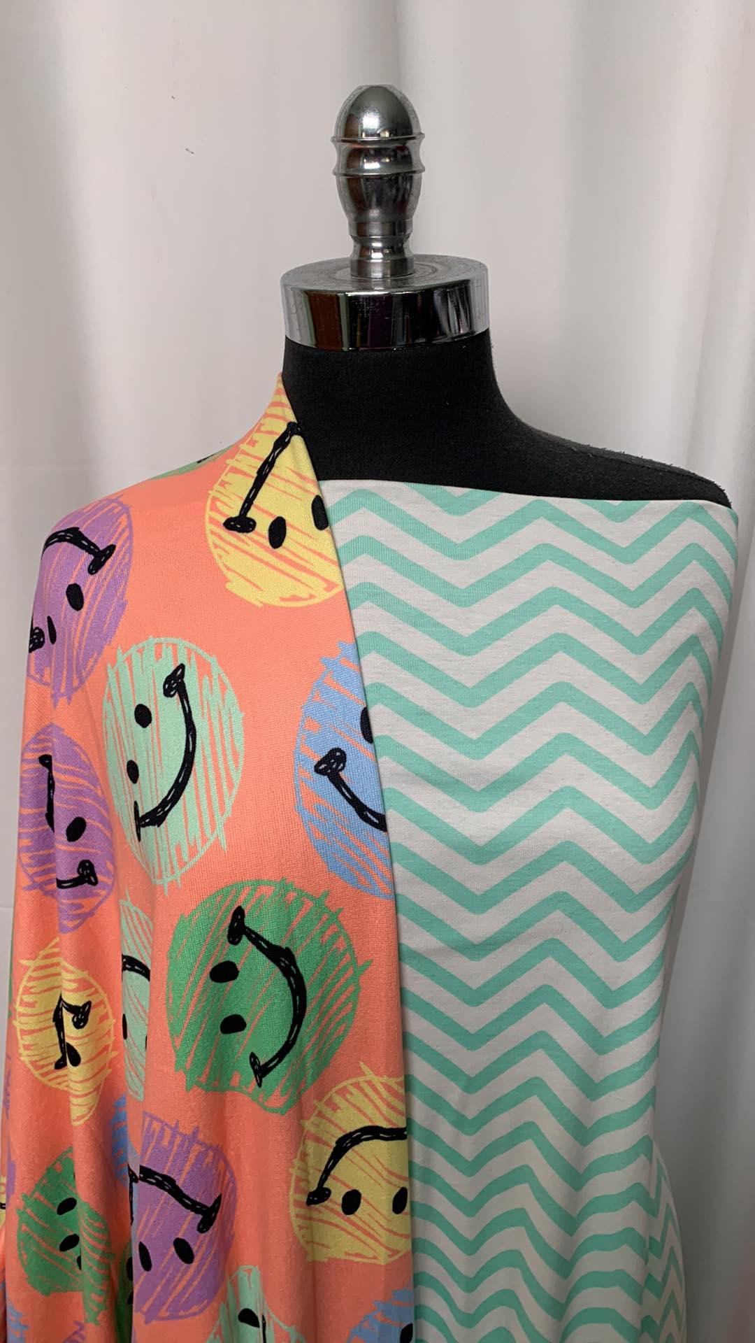CHEVRON/SMILE BUNDLE : 2YD Smile Oakley SK & 2YD Chevron Cotton Baby Rib : A2460
